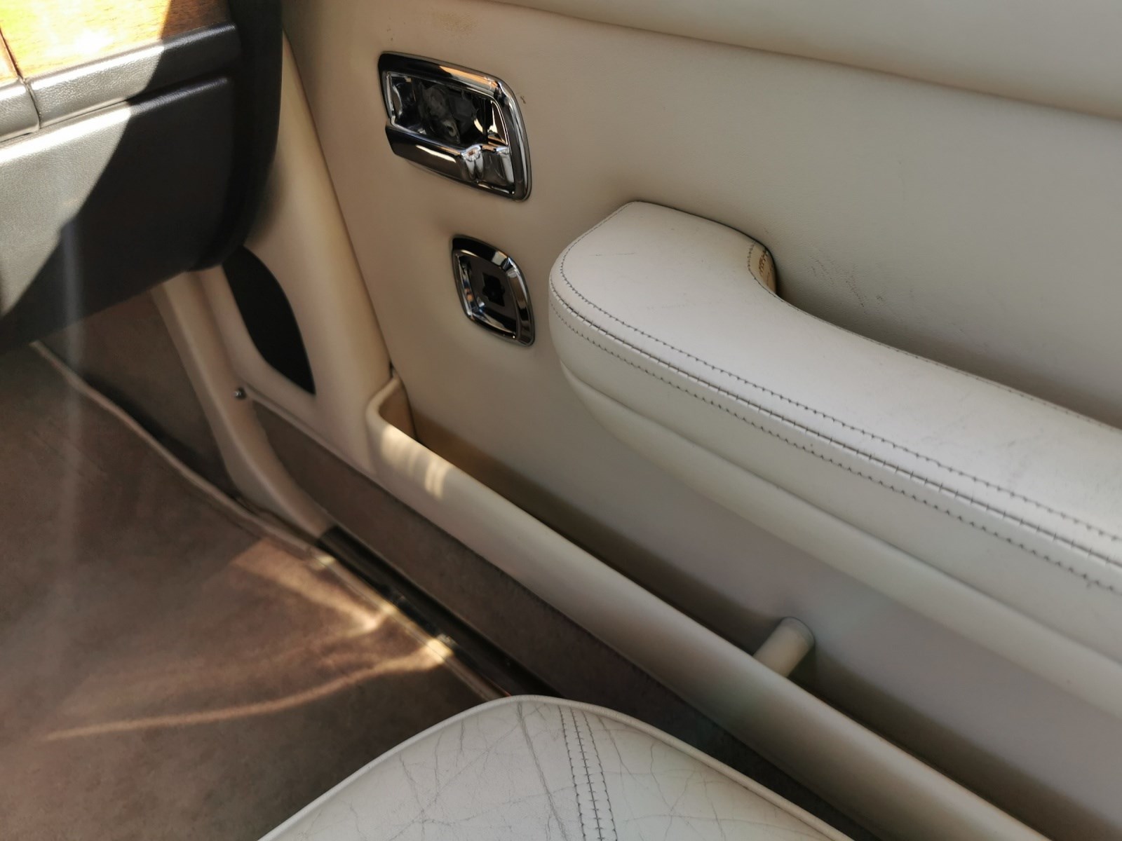 BENTLEY EIGHT-image-12