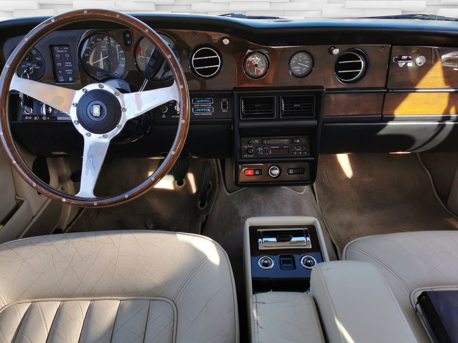 BENTLEY EIGHT-image-10