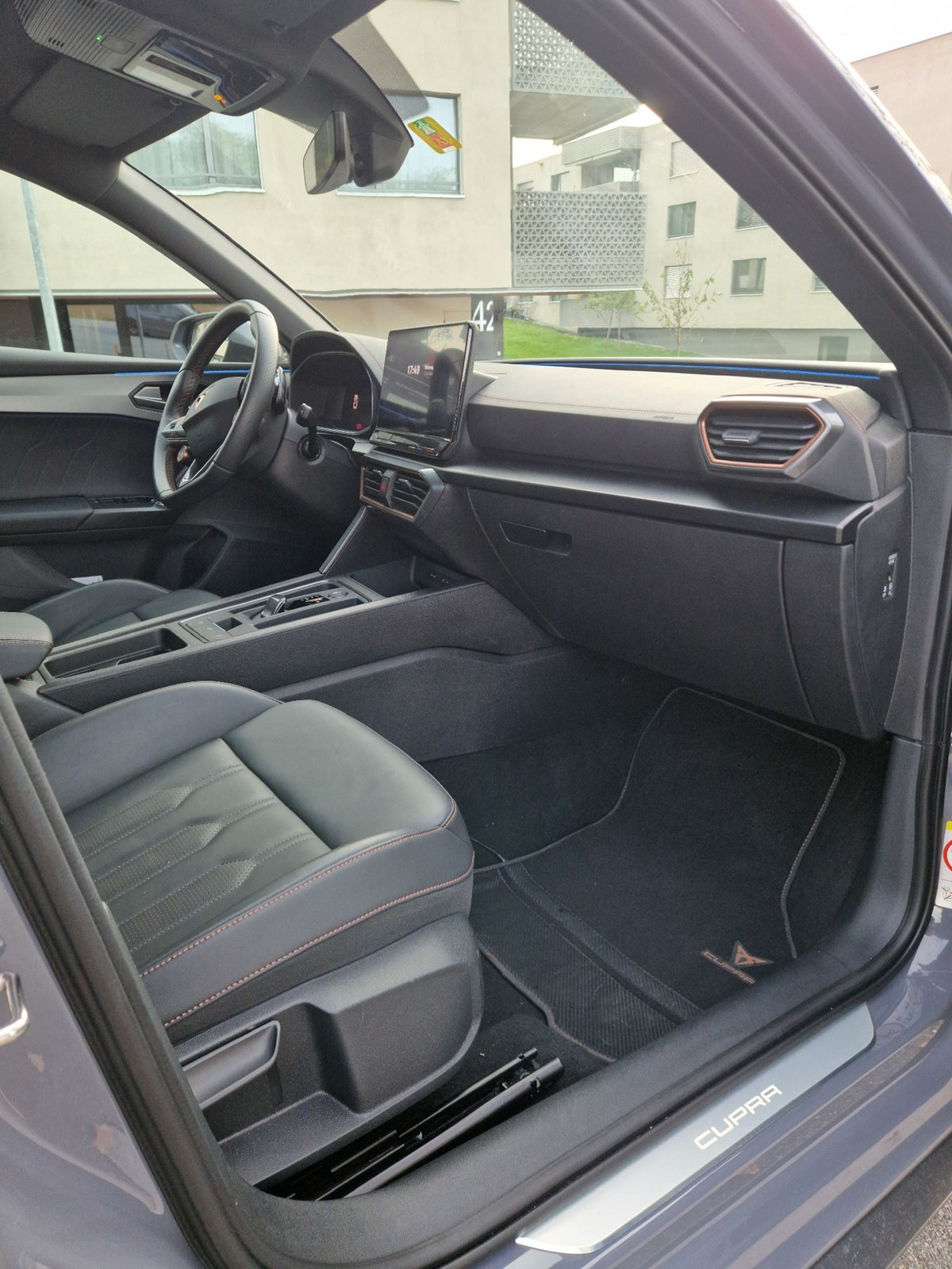 CUPRA LEON VZ 2.0 TSI DSG-image-7