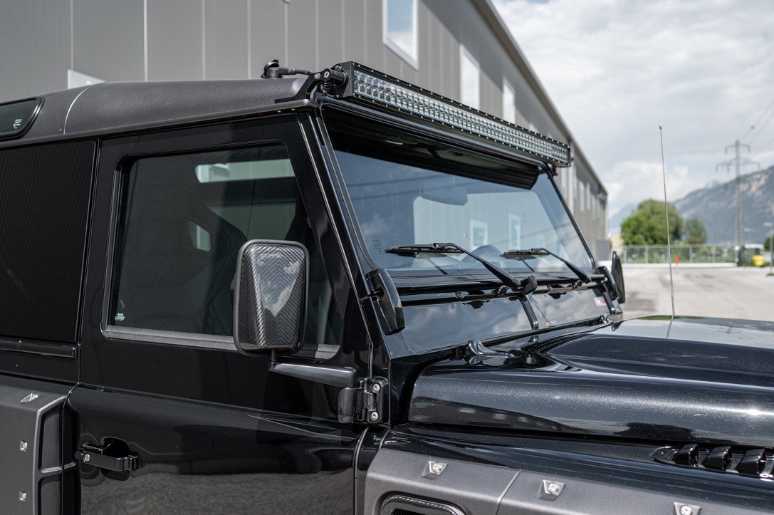 LAND ROVER Defender 90 2.2 TD4 Station Wagon-image-6