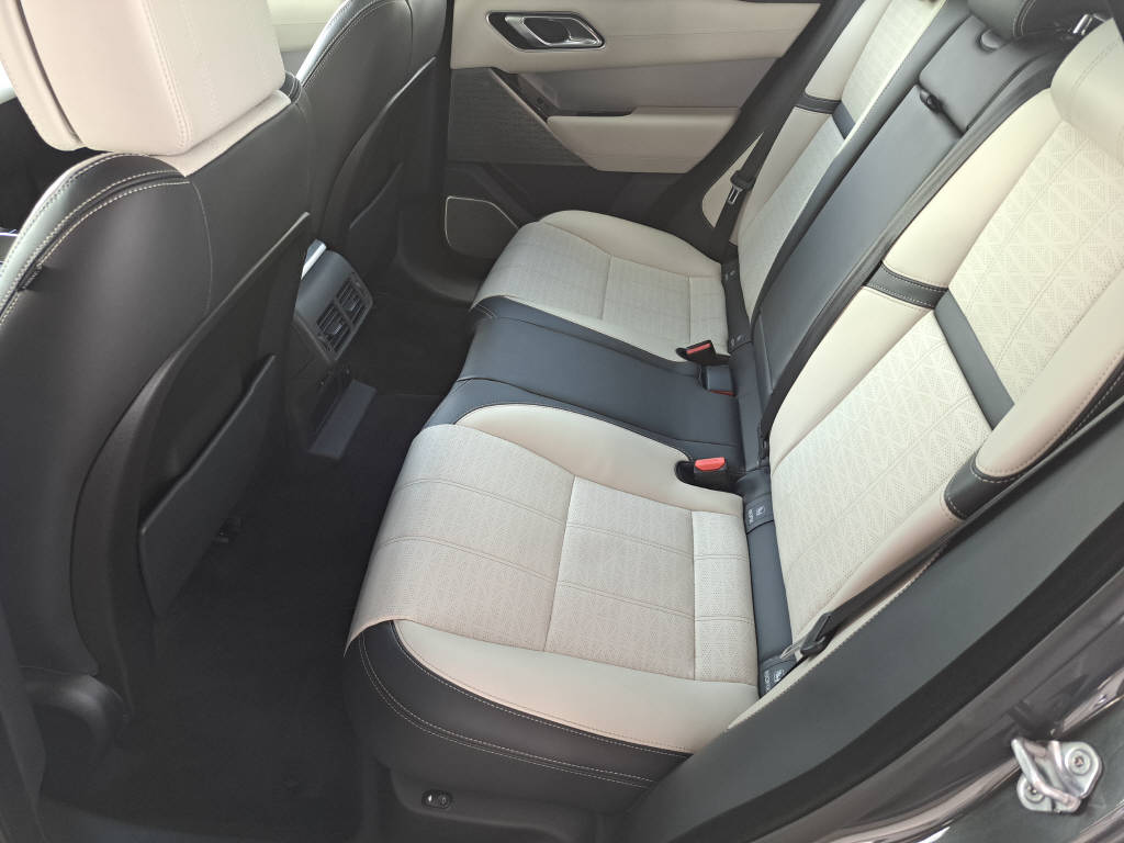 LAND ROVER Range Rover Velar 3.0 D 300cv R-Dynamic HSE-image-9