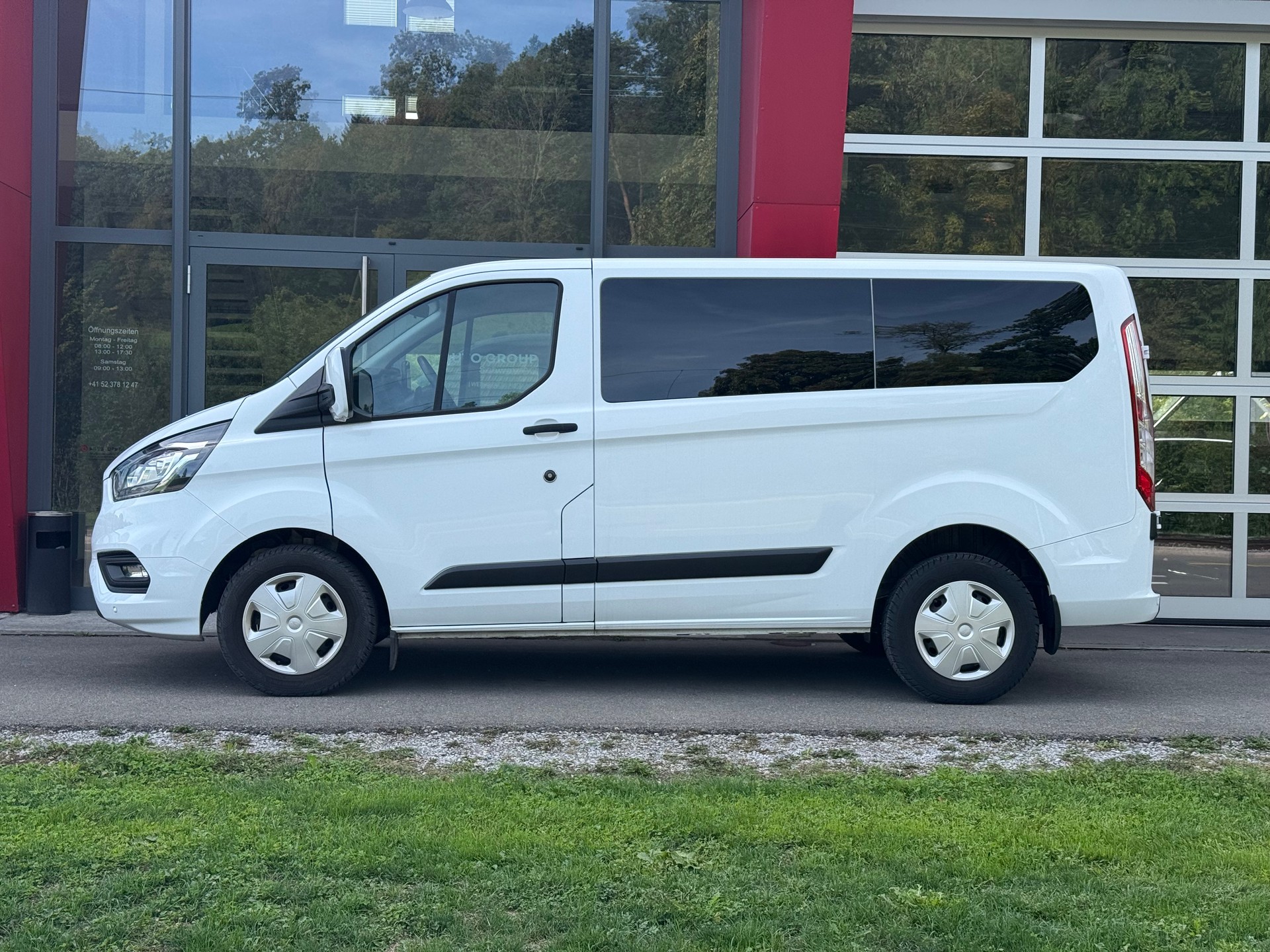 FORD Transit Custom Kombi 320 L1H1 Trend LEASING AB 409.41 CHF / MONAT-showroom-element-1