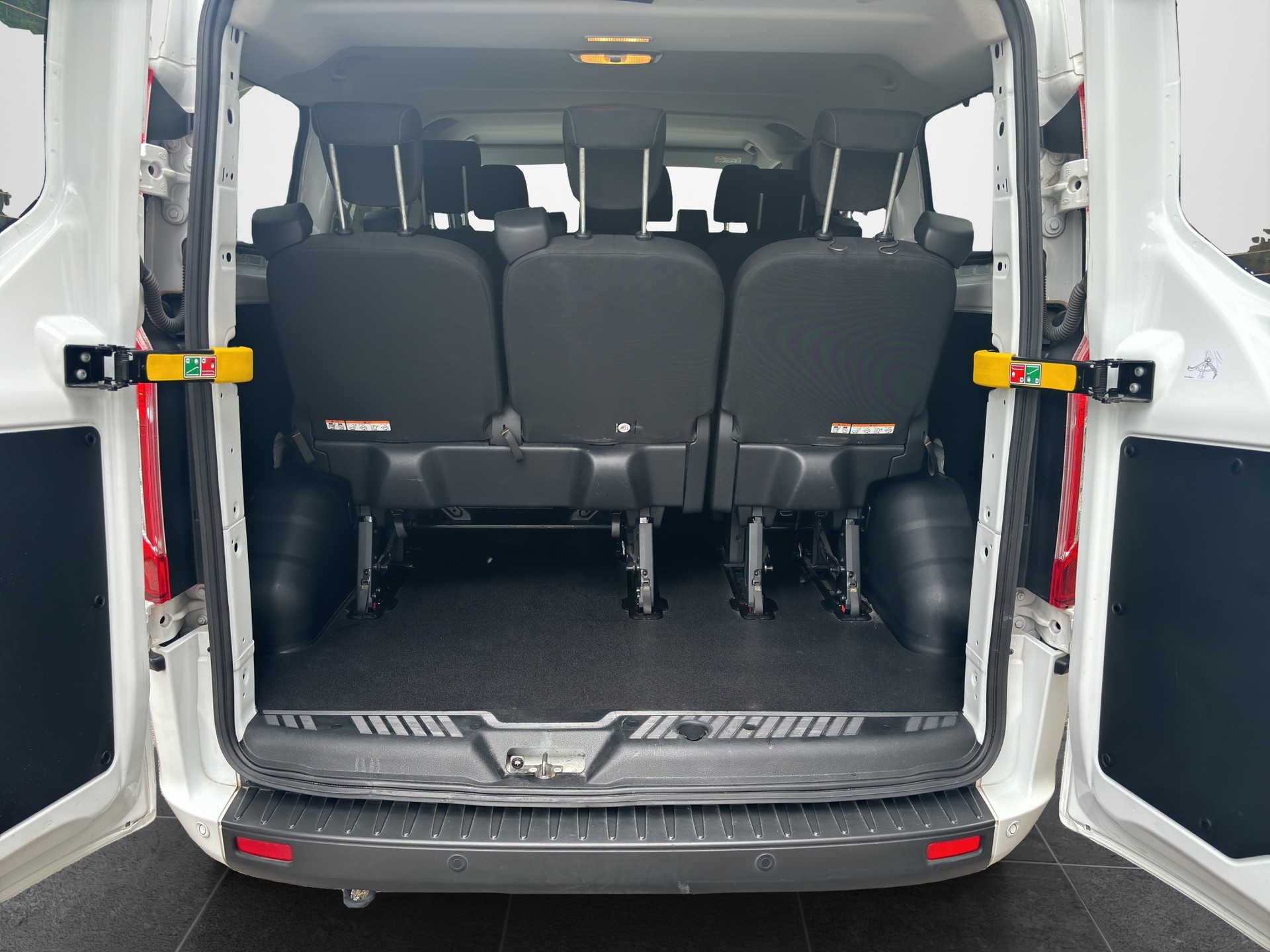 FORD Transit Custom Kombi 320 L1H1 Trend LEASING AB 409.41 CHF / MONAT-image-10
