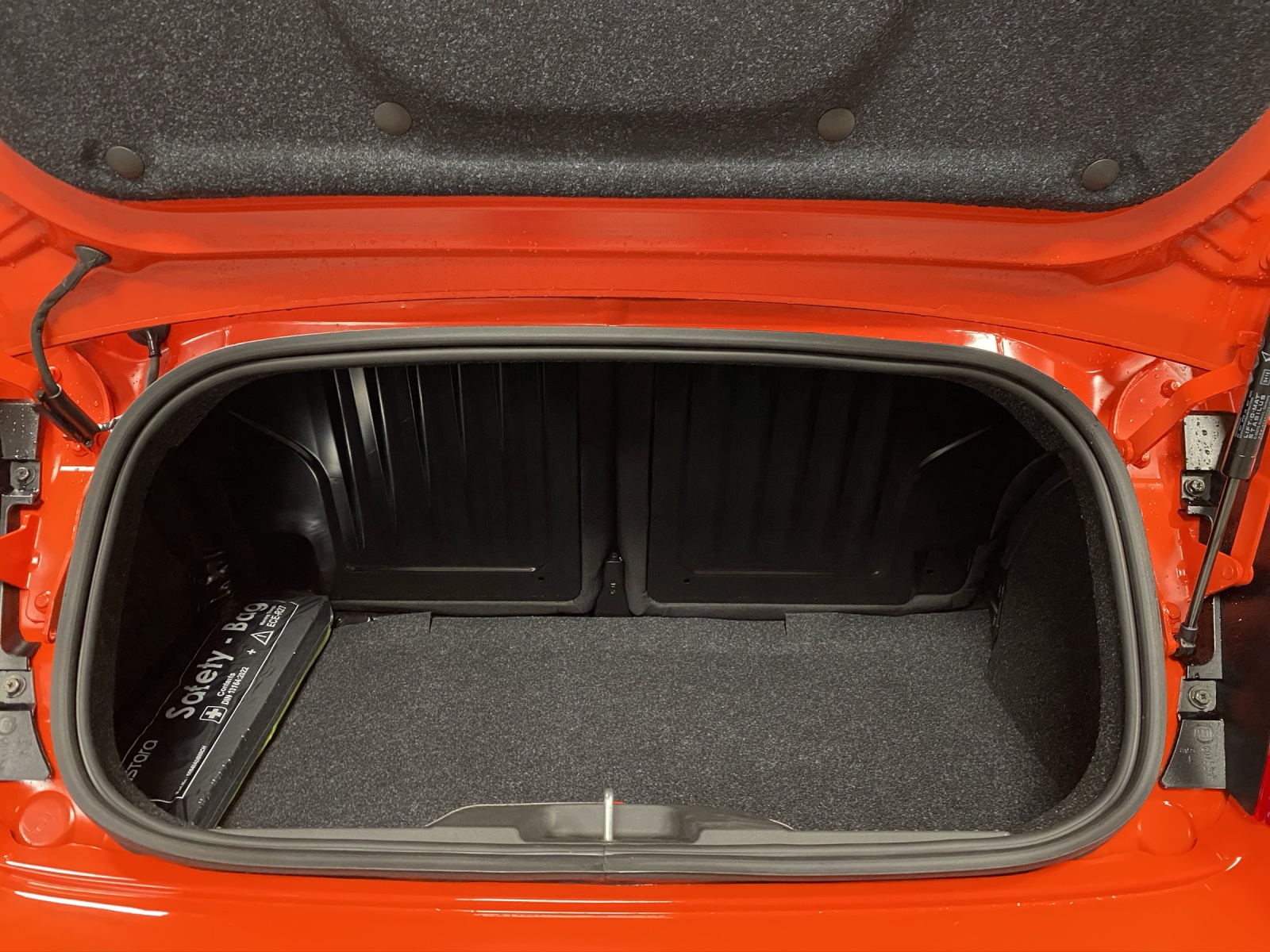 FIAT 500 C 1.0 Hybrid Lounge-image-4