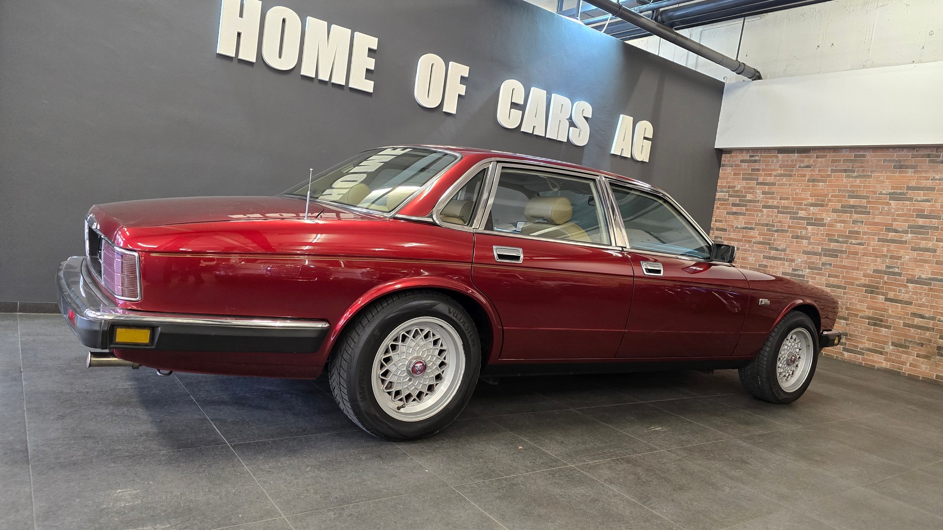 JAGUAR XJ6 4.0 Sovereign-image-10