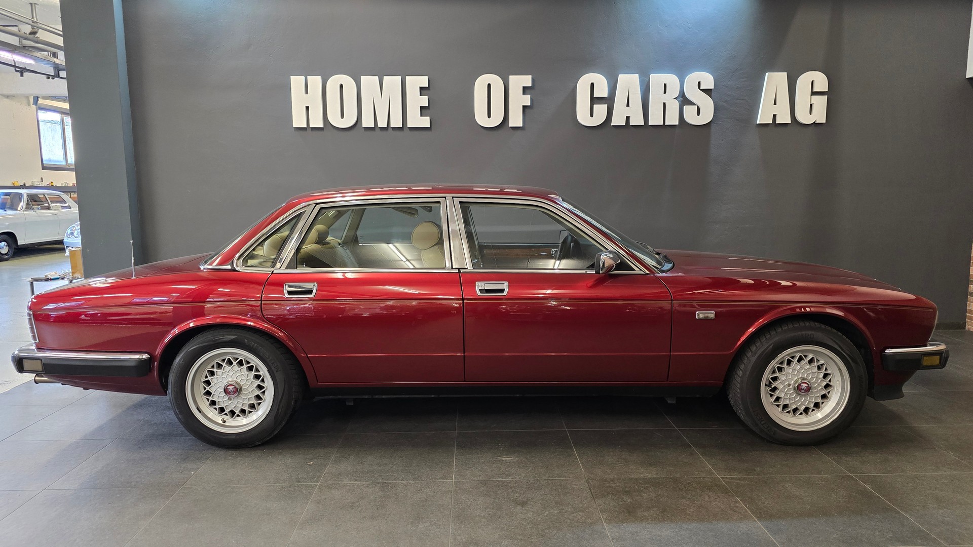 JAGUAR XJ6 4.0 Sovereign-image-11