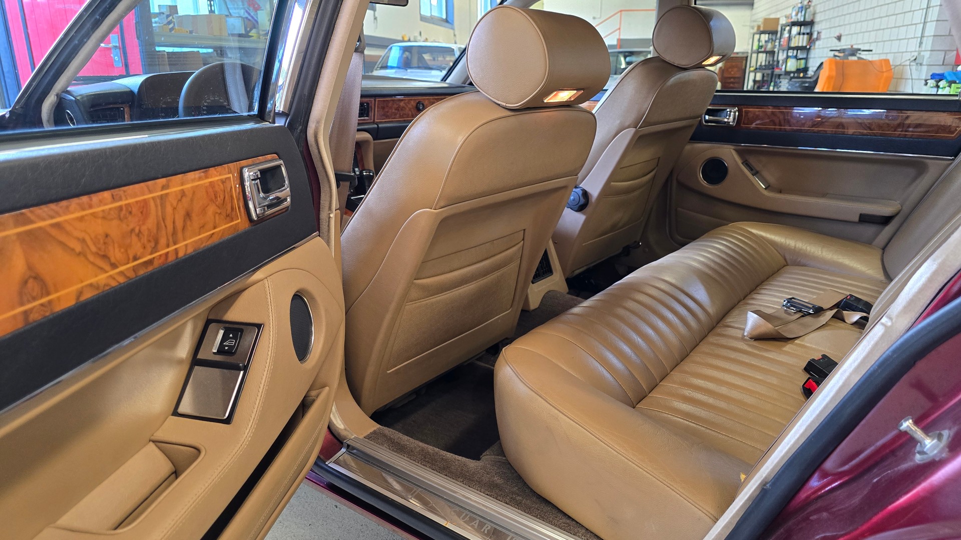 JAGUAR XJ6 4.0 Sovereign-image-20