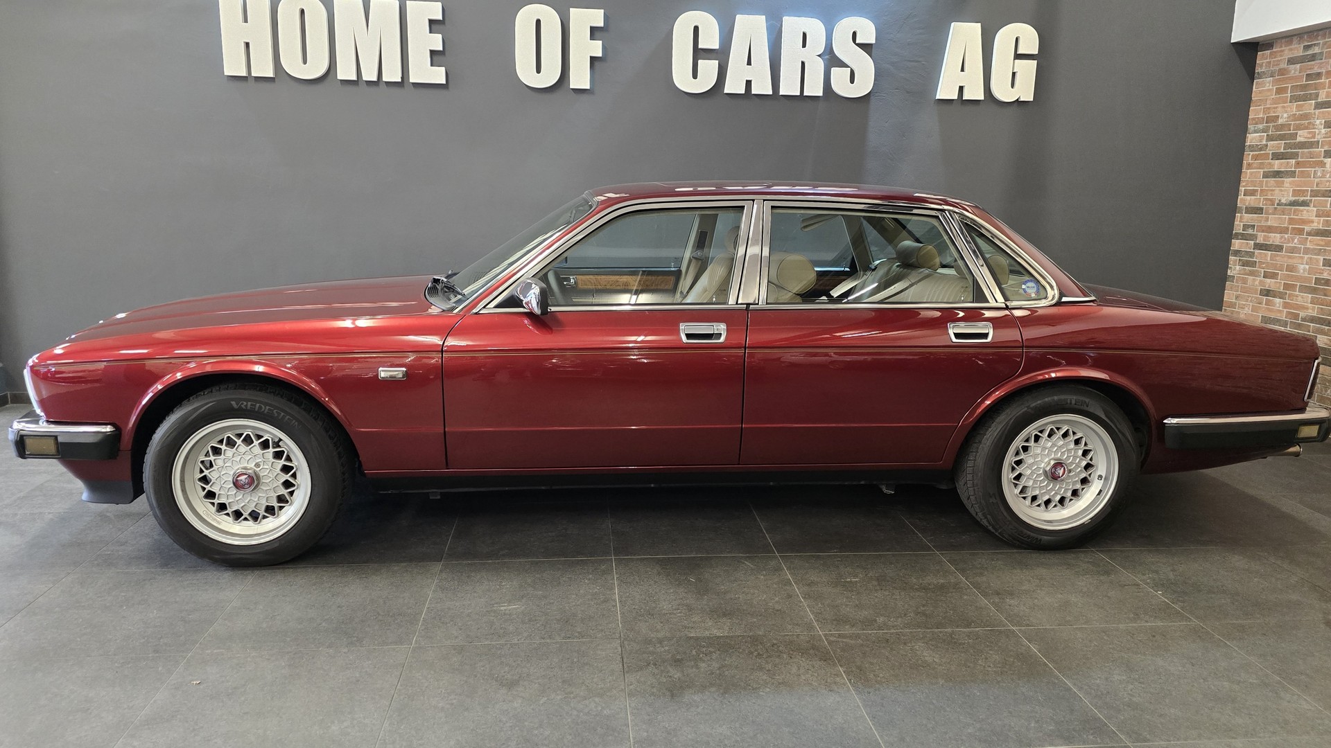 JAGUAR XJ6 4.0 Sovereign-image-3