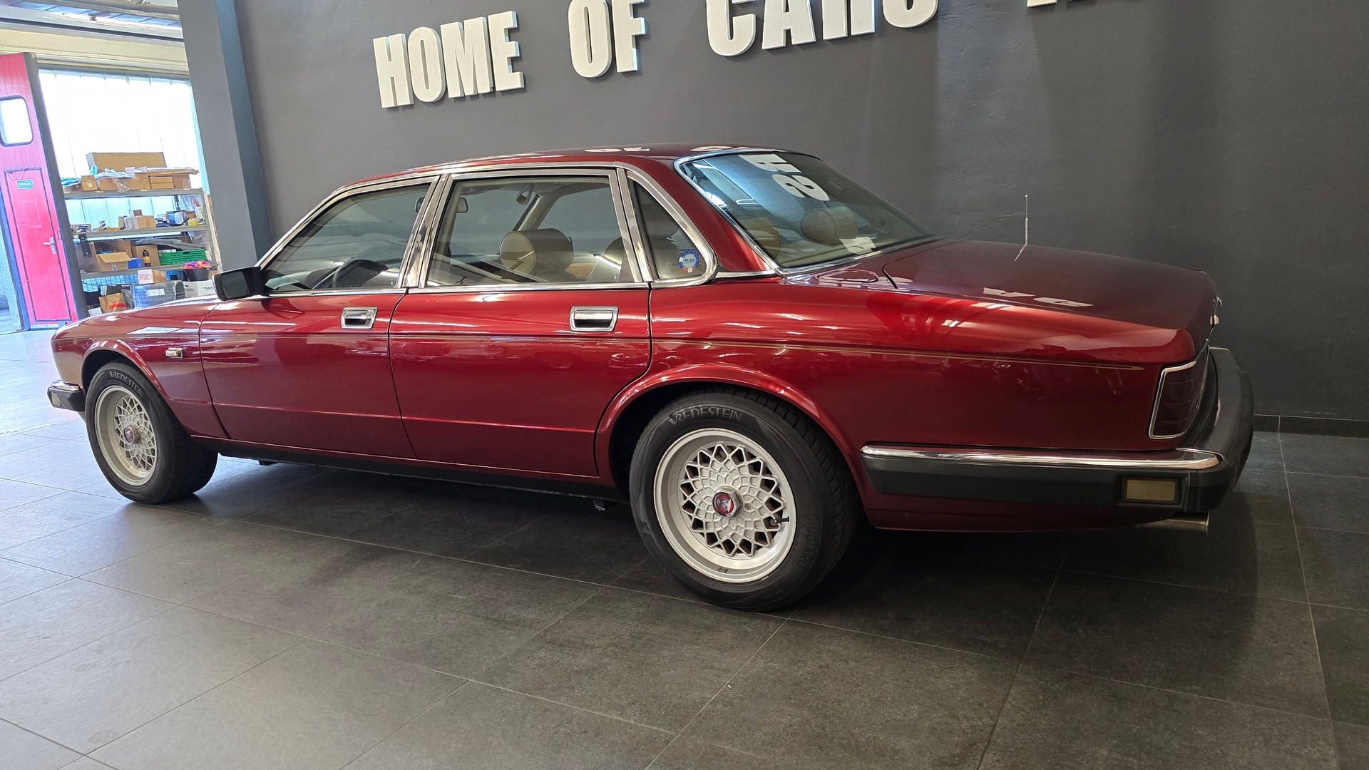 JAGUAR XJ6 4.0 Sovereign-image-5