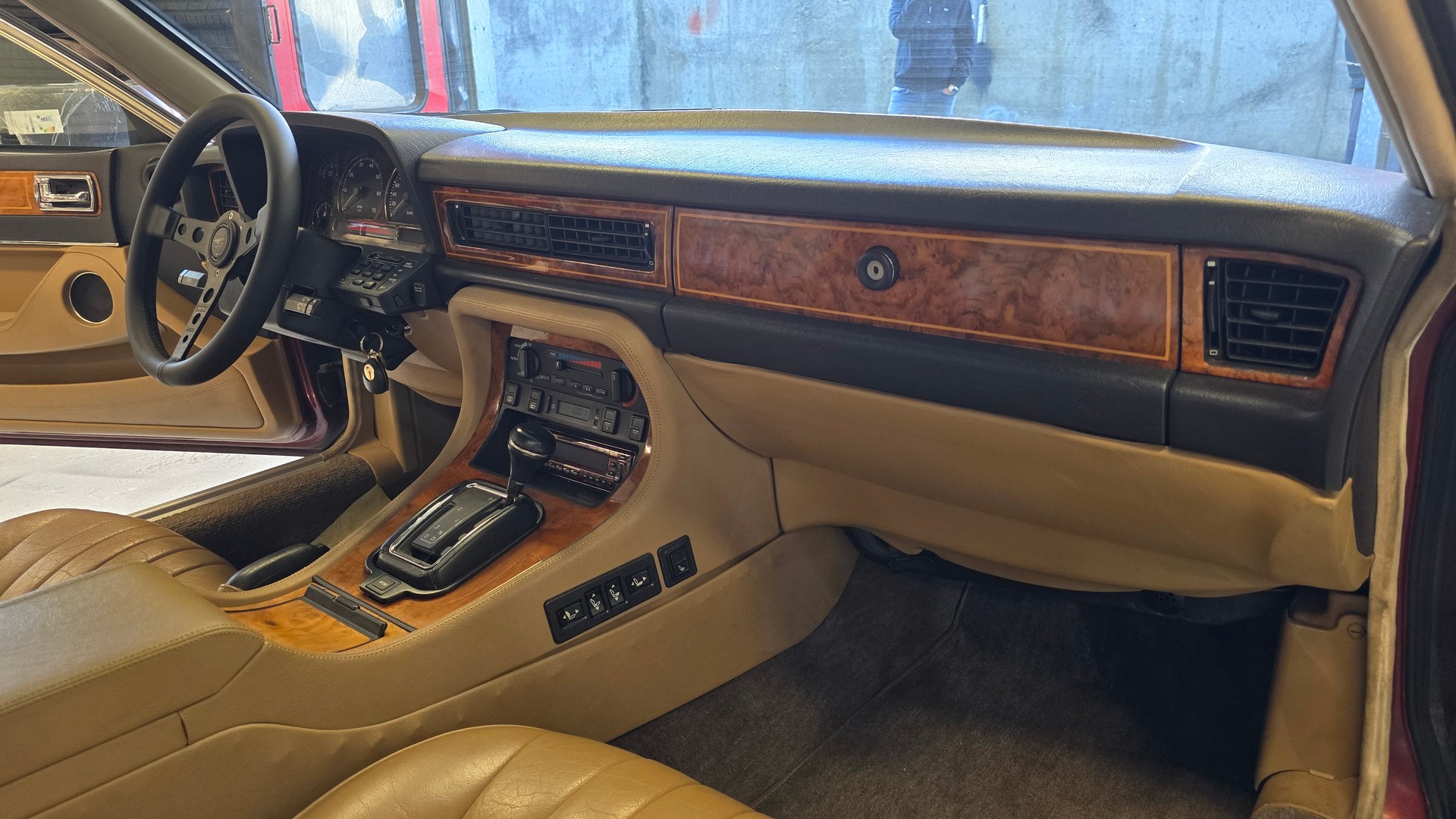 JAGUAR XJ6 4.0 Sovereign-image-22