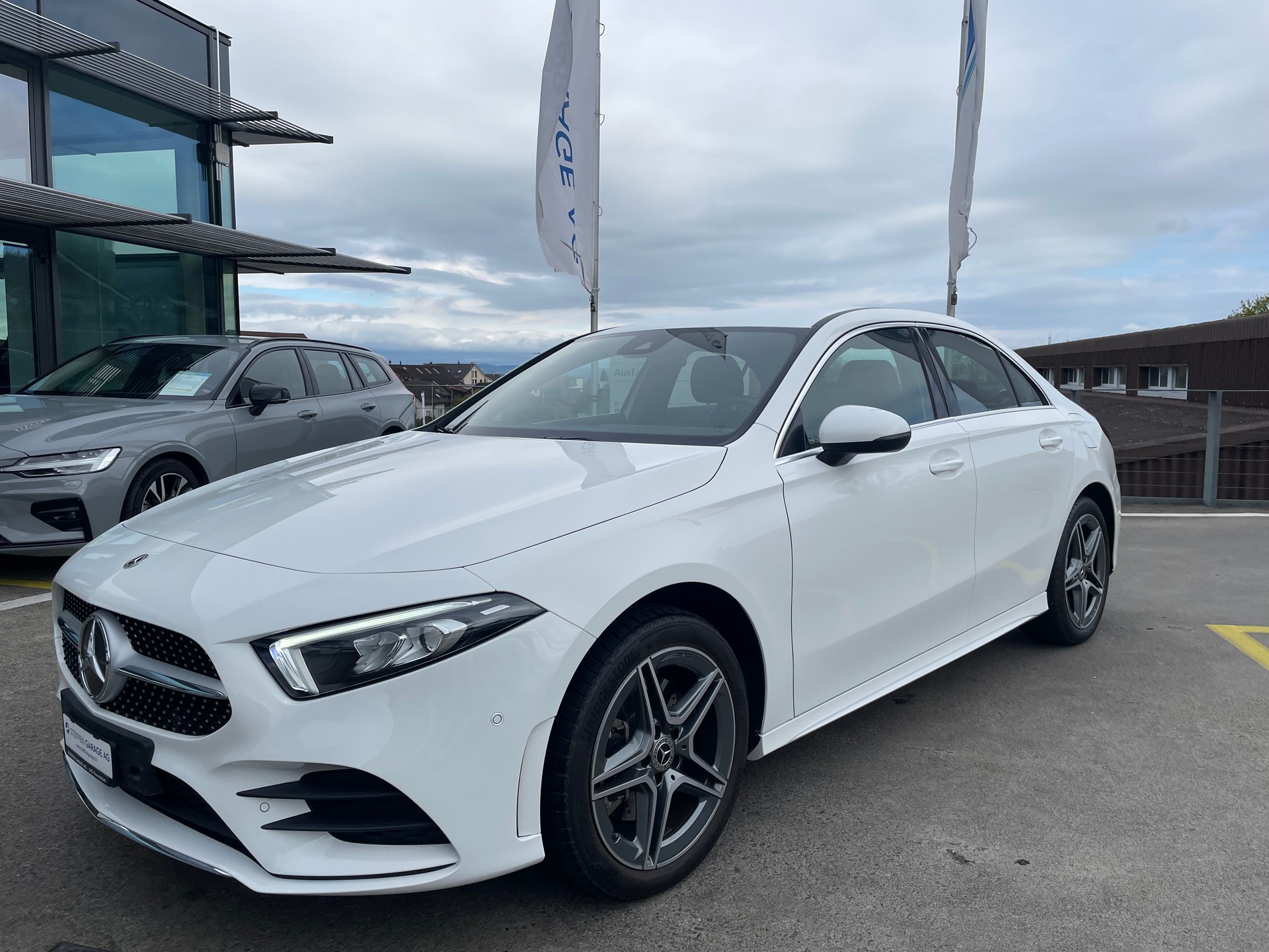 MERCEDES-BENZ A 250e AMG Line-image-3