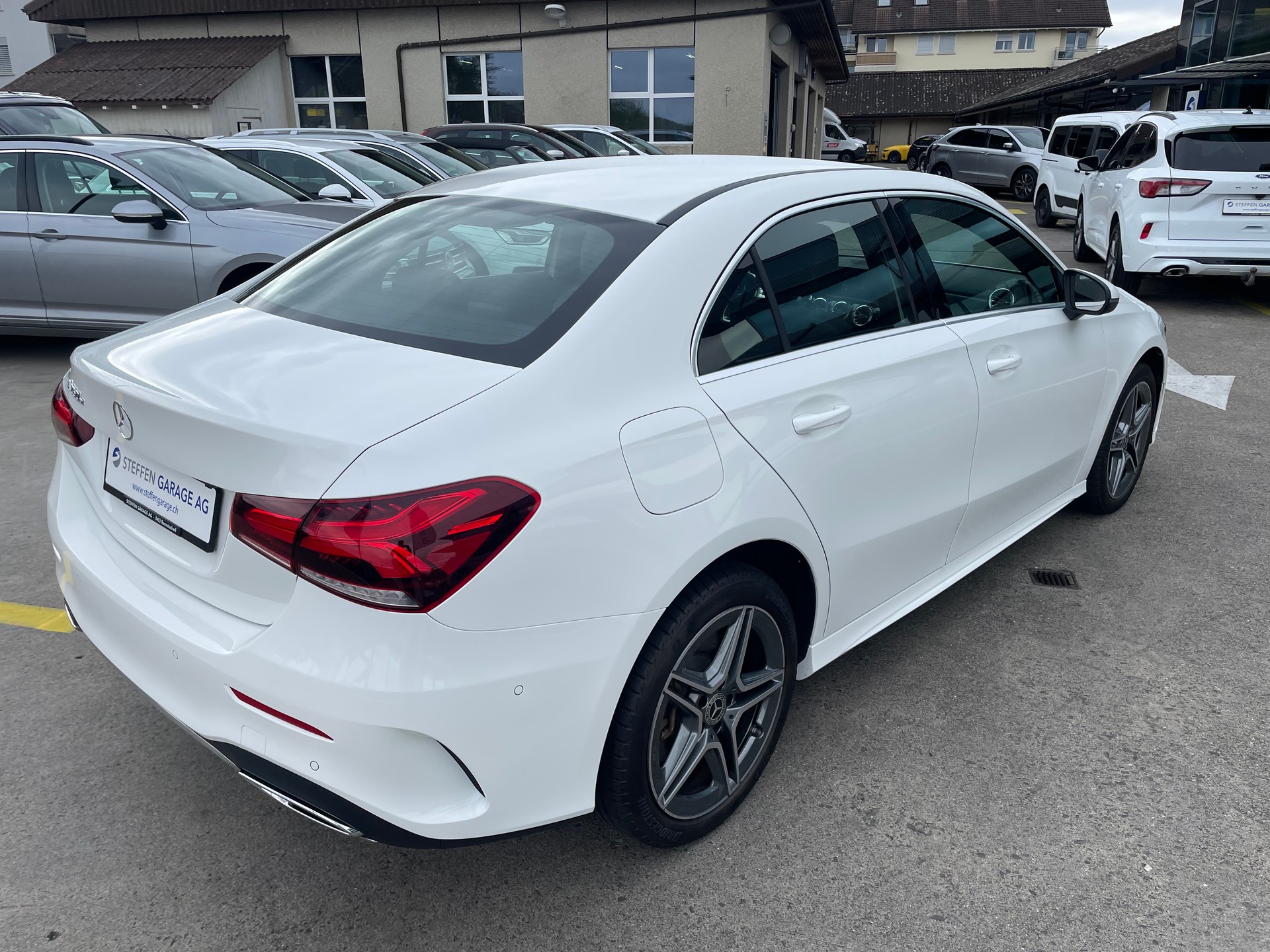 MERCEDES-BENZ A 250e AMG Line-image-7