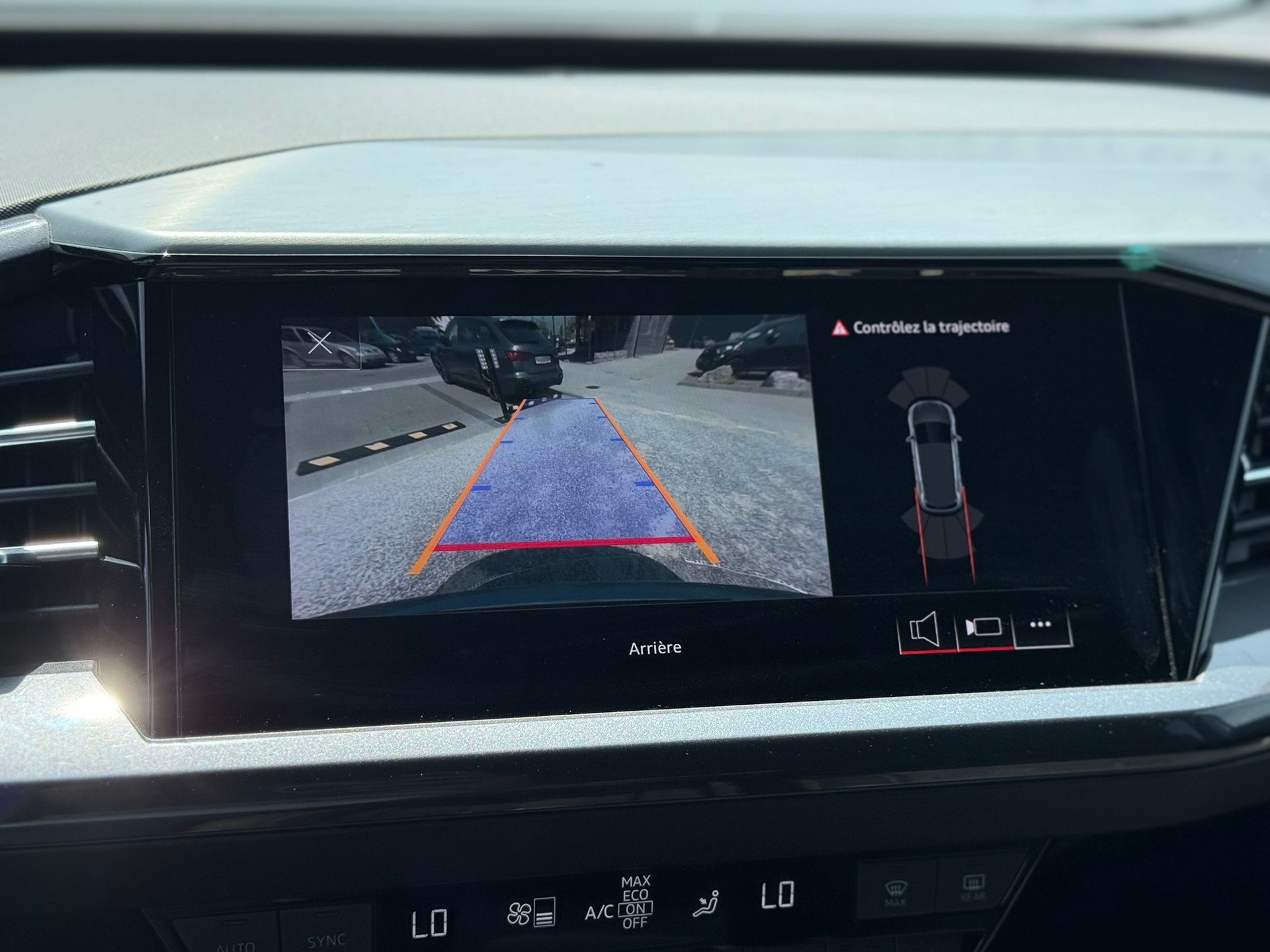 AUDI Q4 e-tron 50 quattro-image-11
