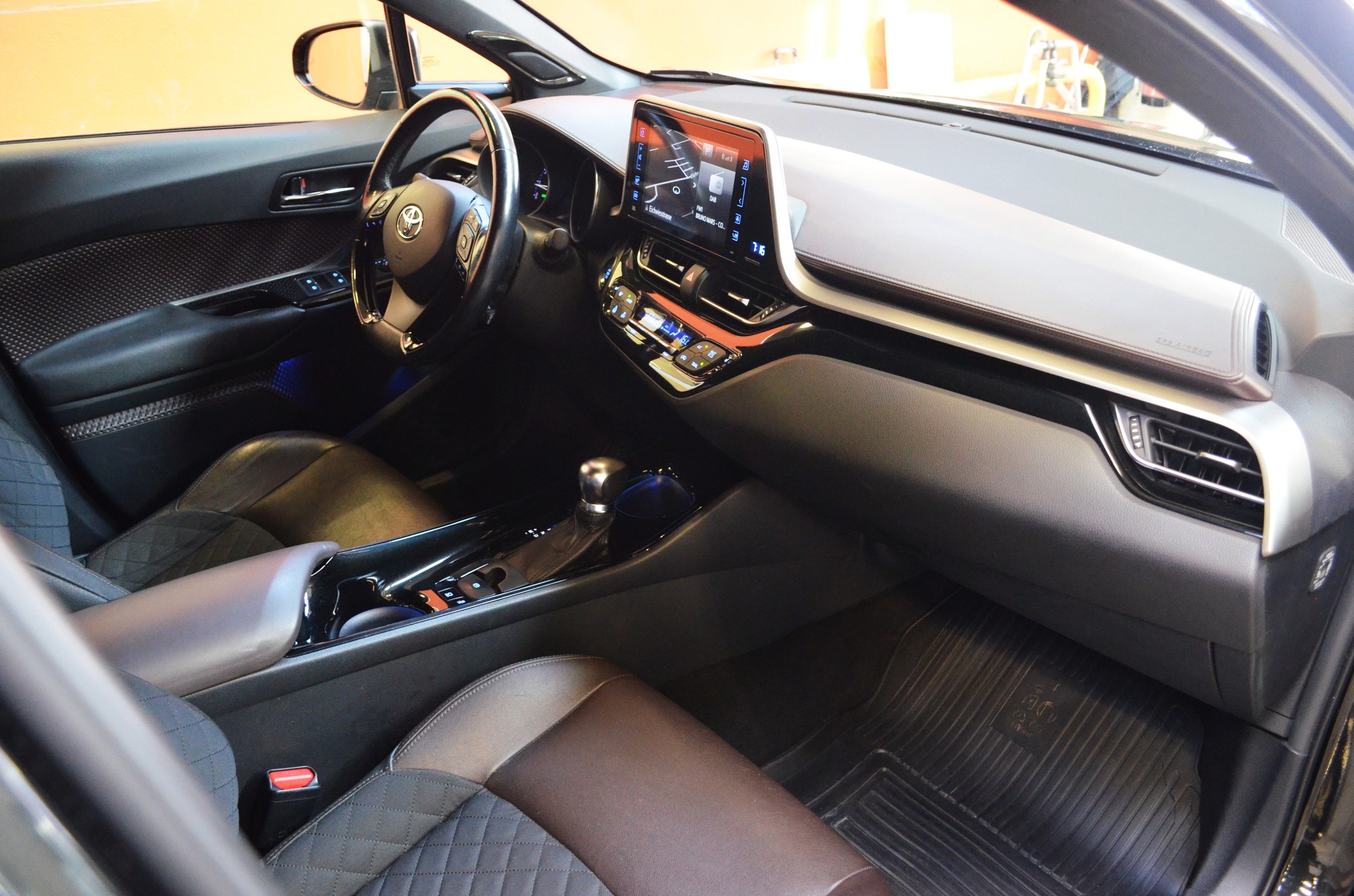 TOYOTA C-HR 1.2 Turbo Premium 4WD Multidrive S-image-8