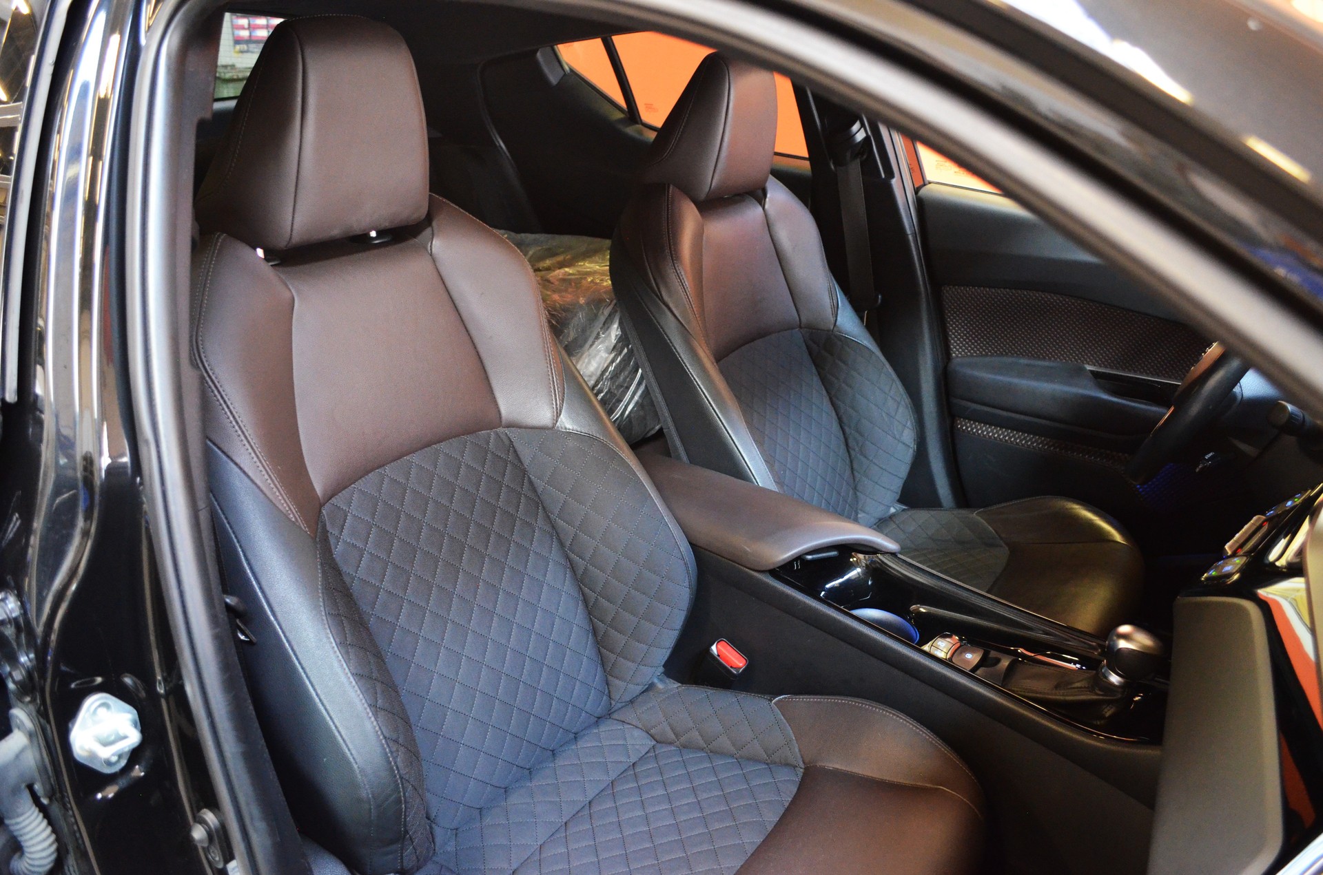 TOYOTA C-HR 1.2 Turbo Premium 4WD Multidrive S-image-9