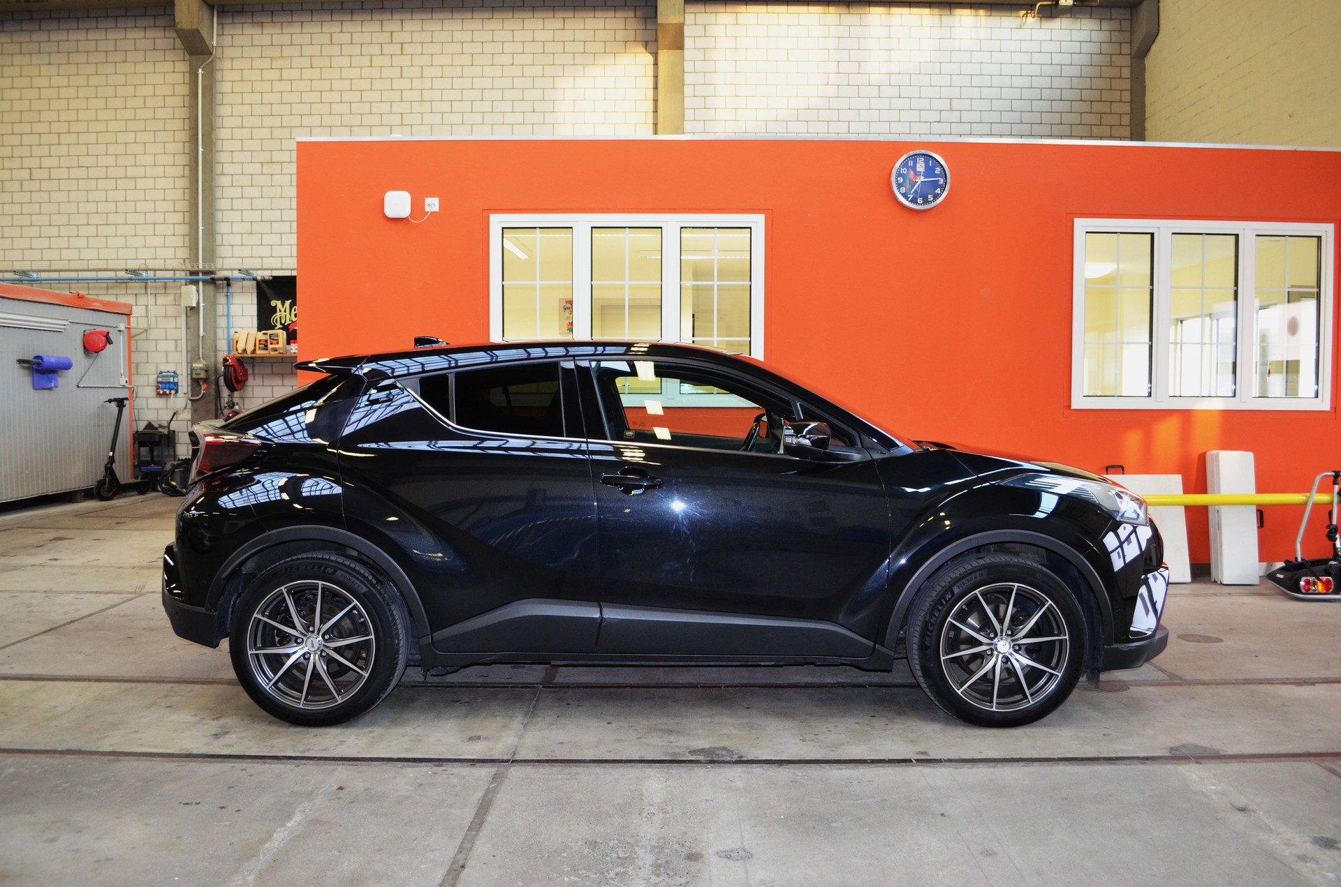 TOYOTA C-HR 1.2 Turbo Premium 4WD Multidrive S-image-3