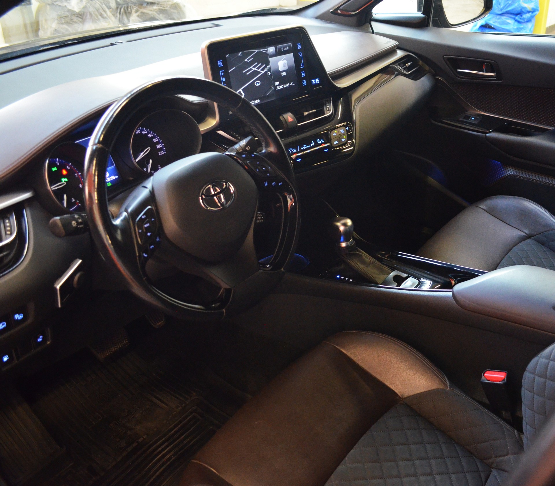 TOYOTA C-HR 1.2 Turbo Premium 4WD Multidrive S-image-7