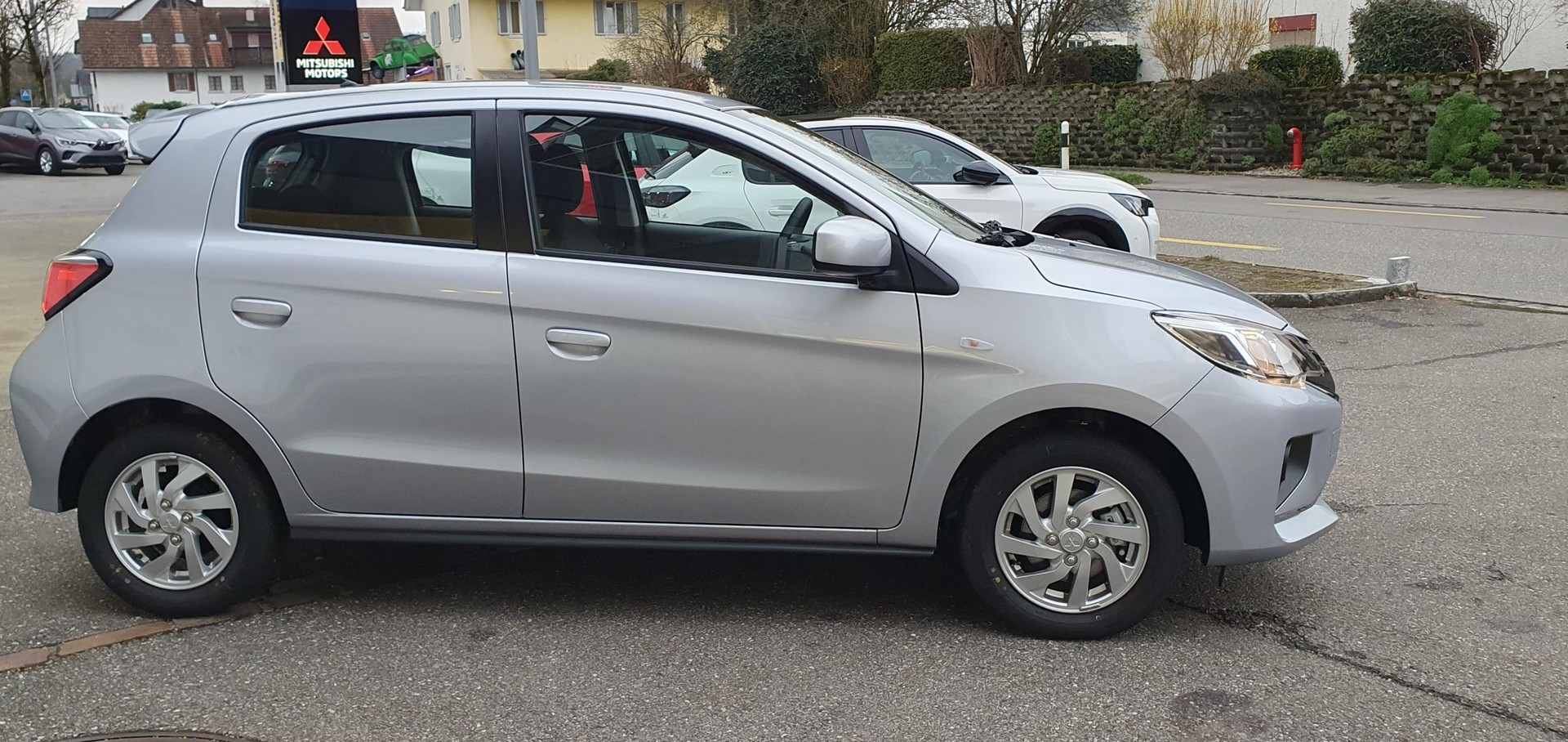 MITSUBISHI Helvetia Star Automat mit Rückfahrkamera-image-8