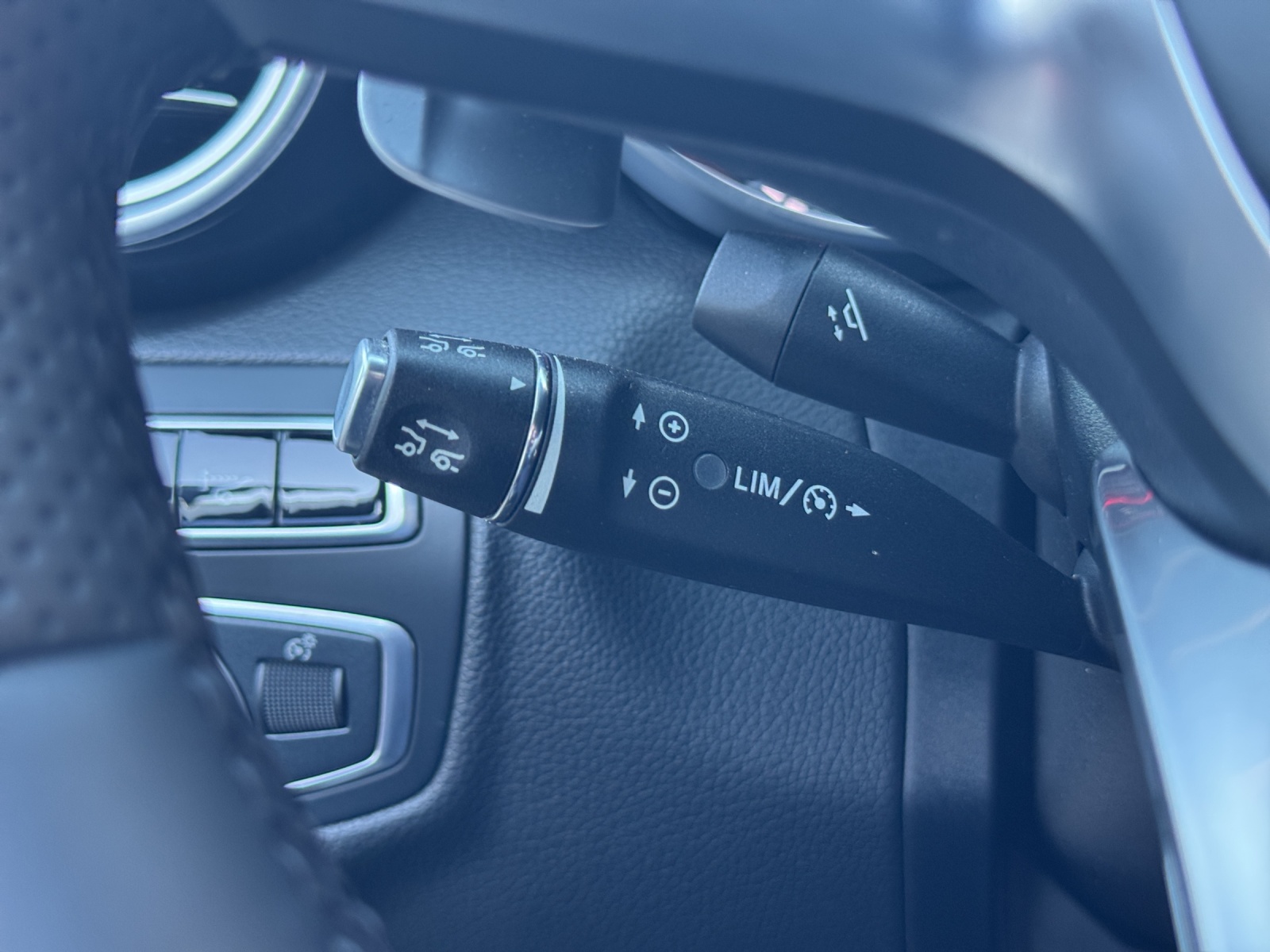 MERCEDES-BENZ C 63 S AMG Speedshift-image-22