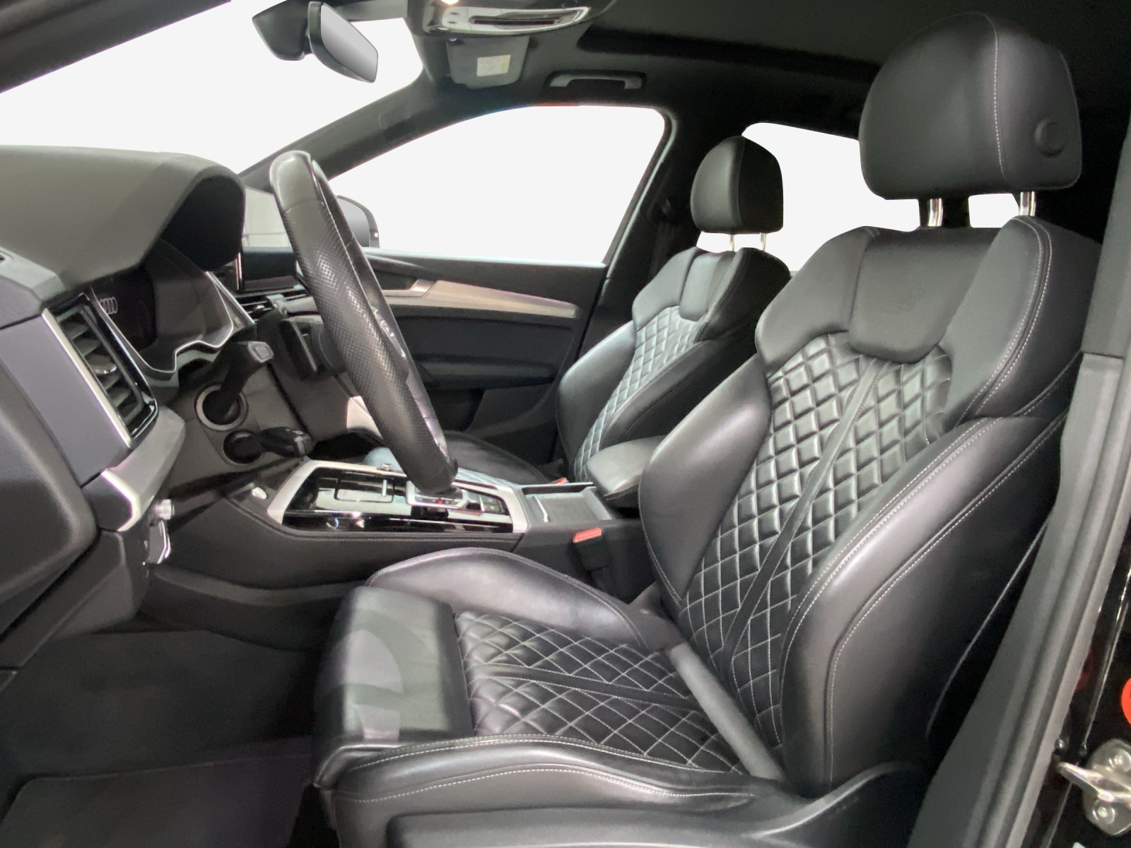 AUDI Q5 45 TFSI Black Edition quattro S-tronic-image-7
