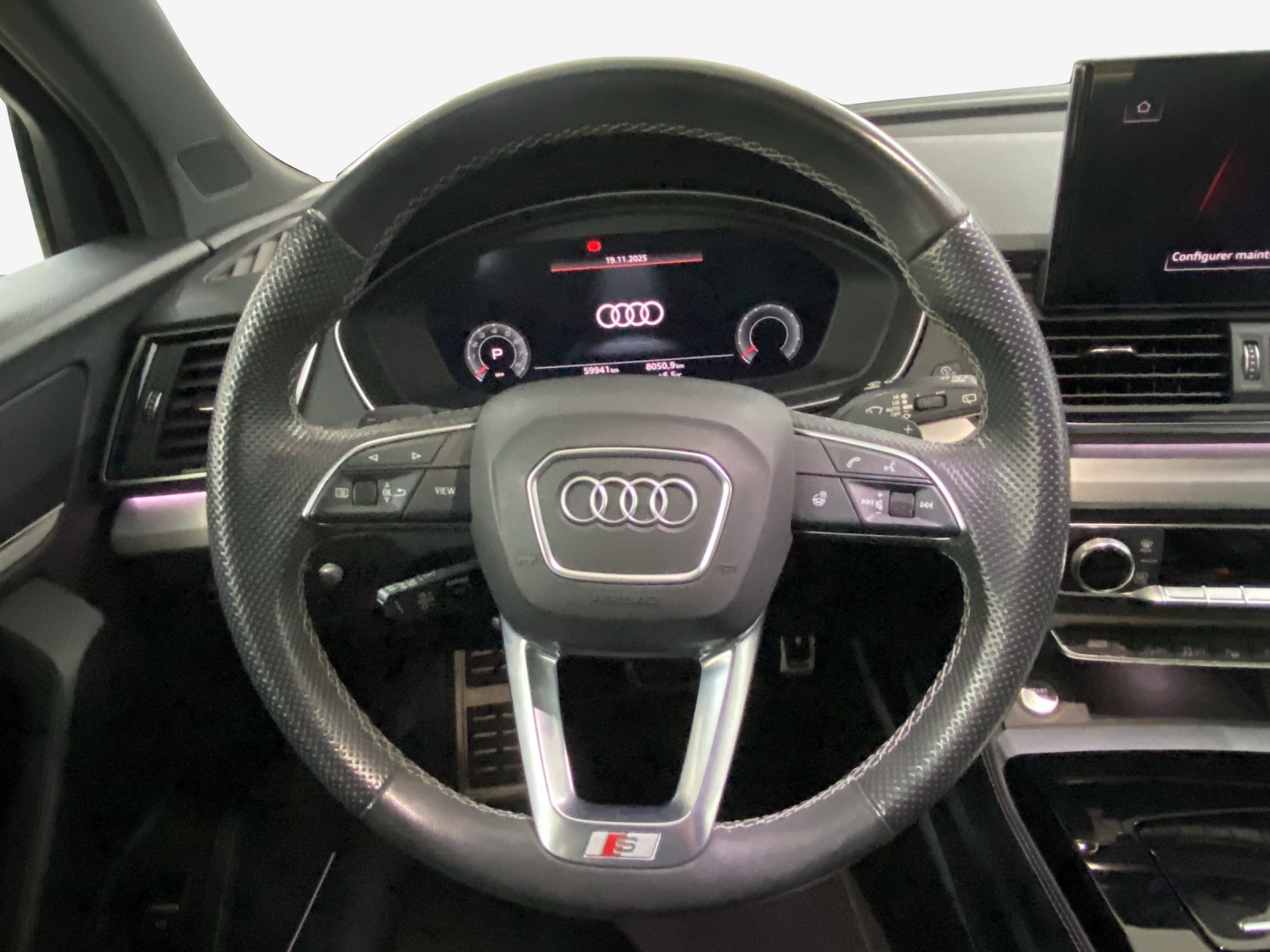 AUDI Q5 45 TFSI Black Edition quattro S-tronic-image-9