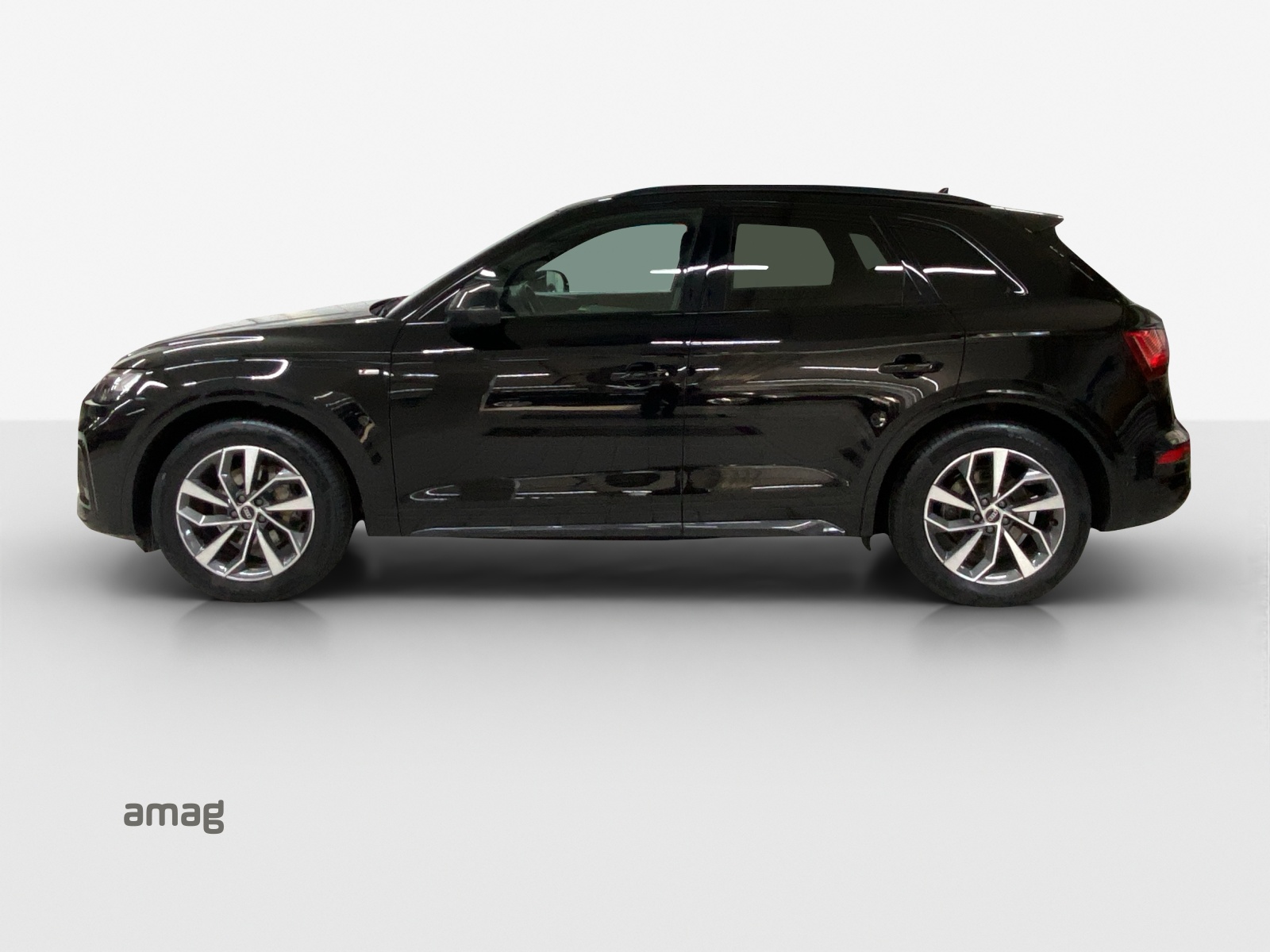 AUDI Q5 45 TFSI Black Edition quattro S-tronic-image-1