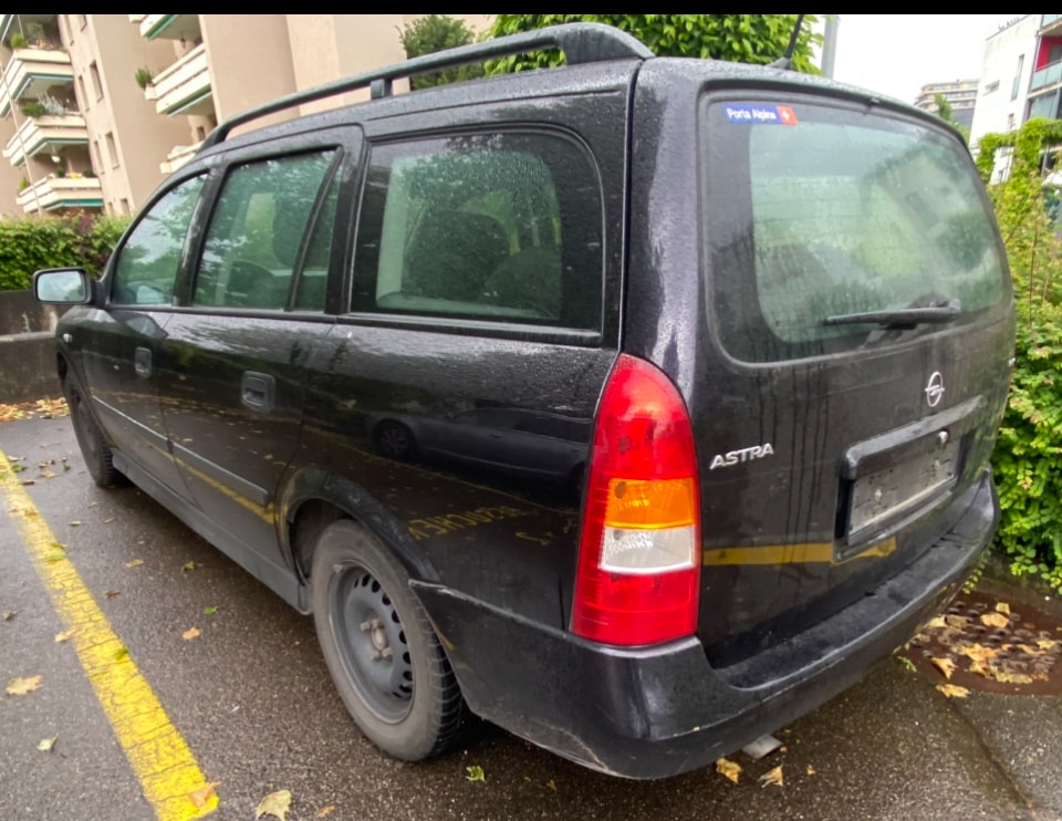 OPEL Astra Caravan 1.6i 16V Favorit-image-4