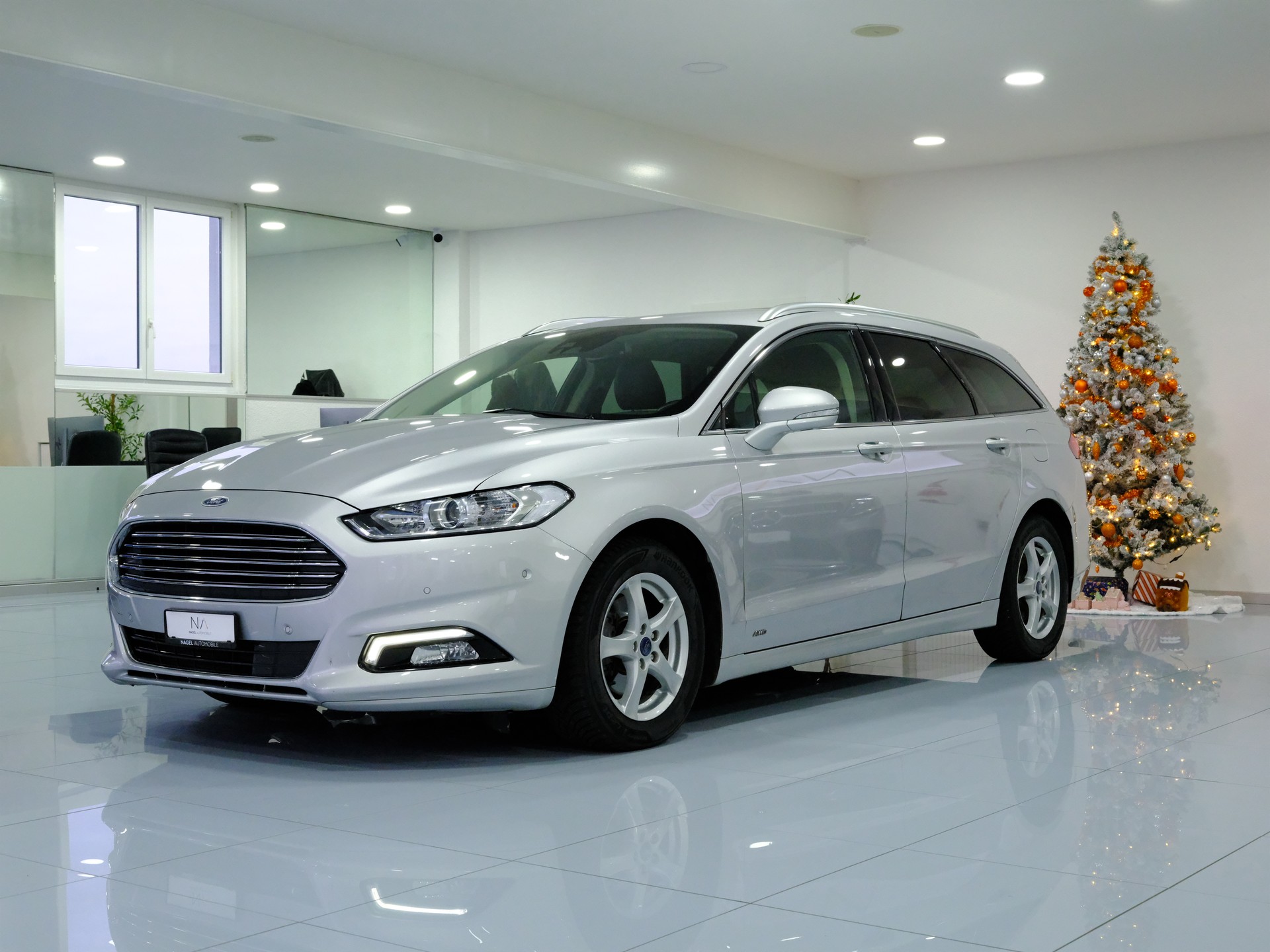 FORD Mondeo 2.0 TDCi Titanium AWD PowerShift-showroom-element-3