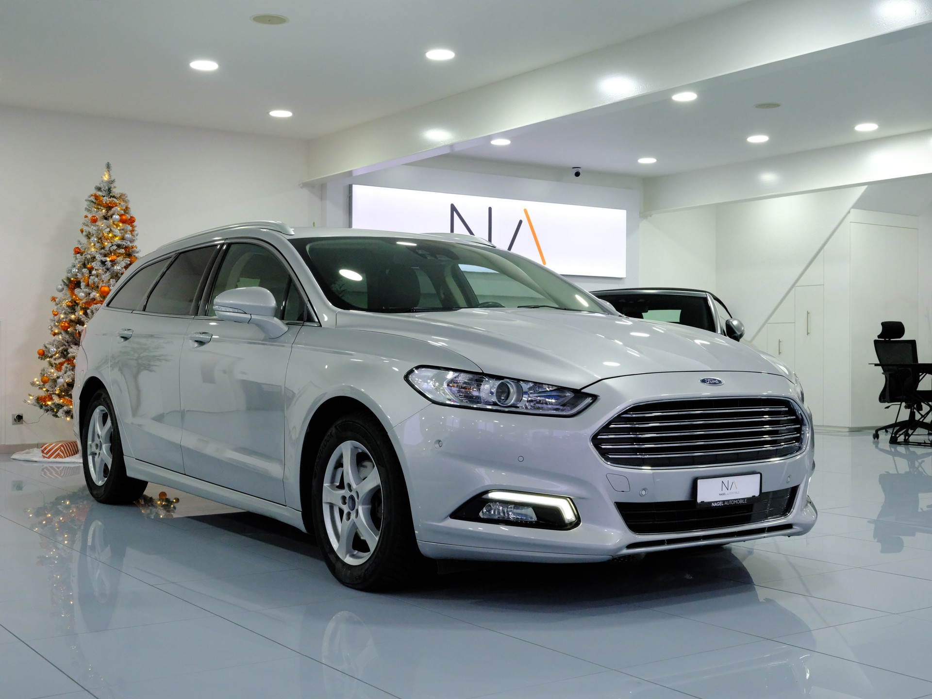 FORD Mondeo 2.0 TDCi Titanium AWD PowerShift-showroom-element-1