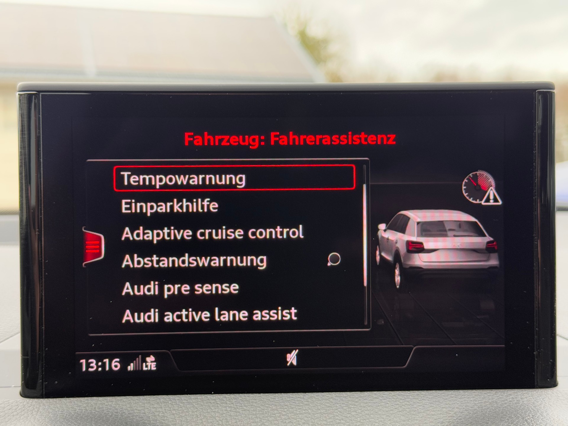 AUDI Q2 1.4 TFSI sport S-tronic-image-18