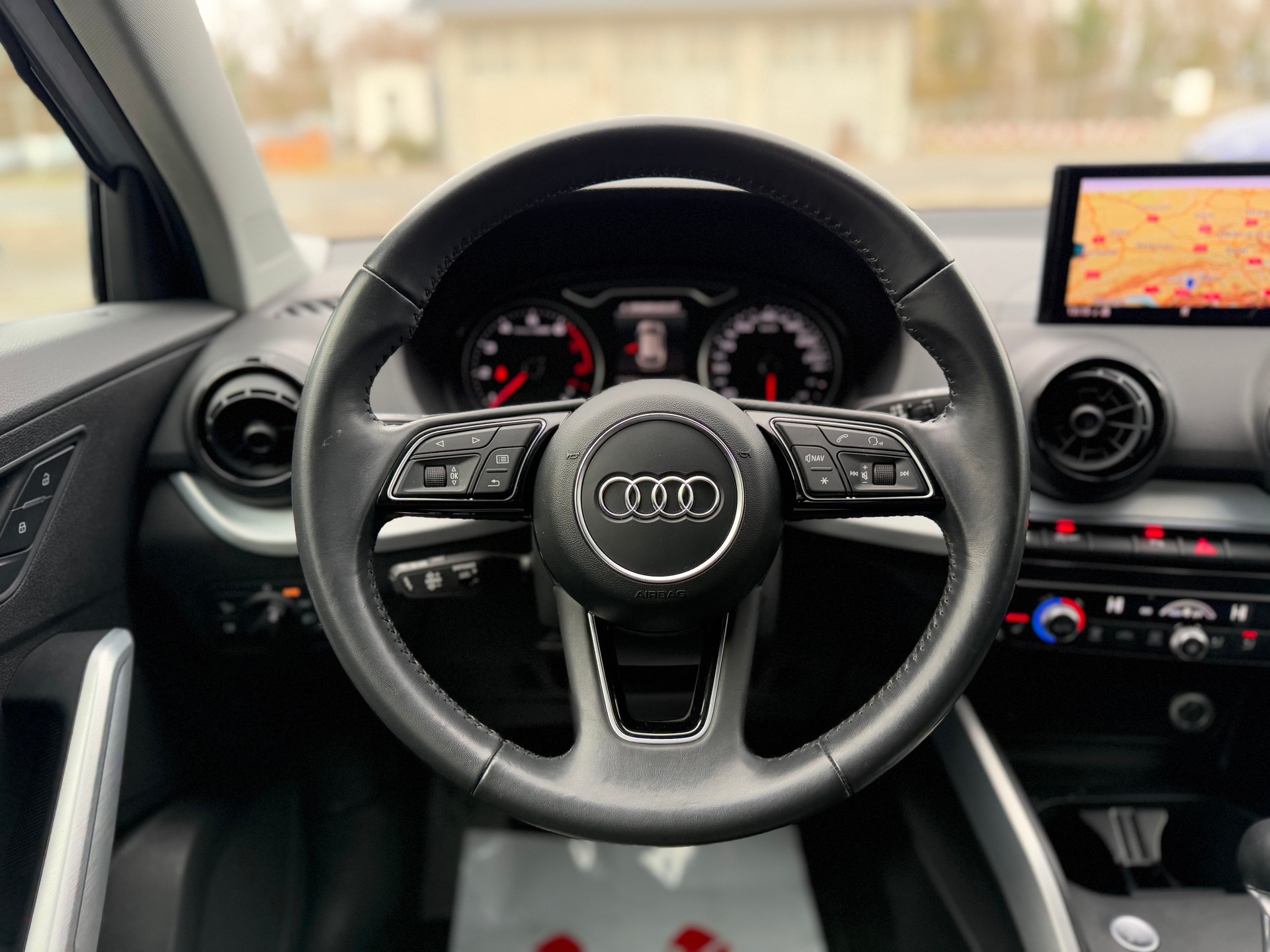 AUDI Q2 1.4 TFSI sport S-tronic-image-14
