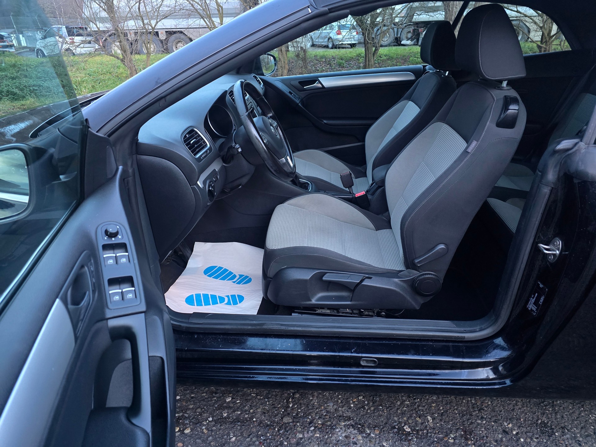 VW Golf Cabrio 1.2 TSI BlueMotion Technology Design-image-15