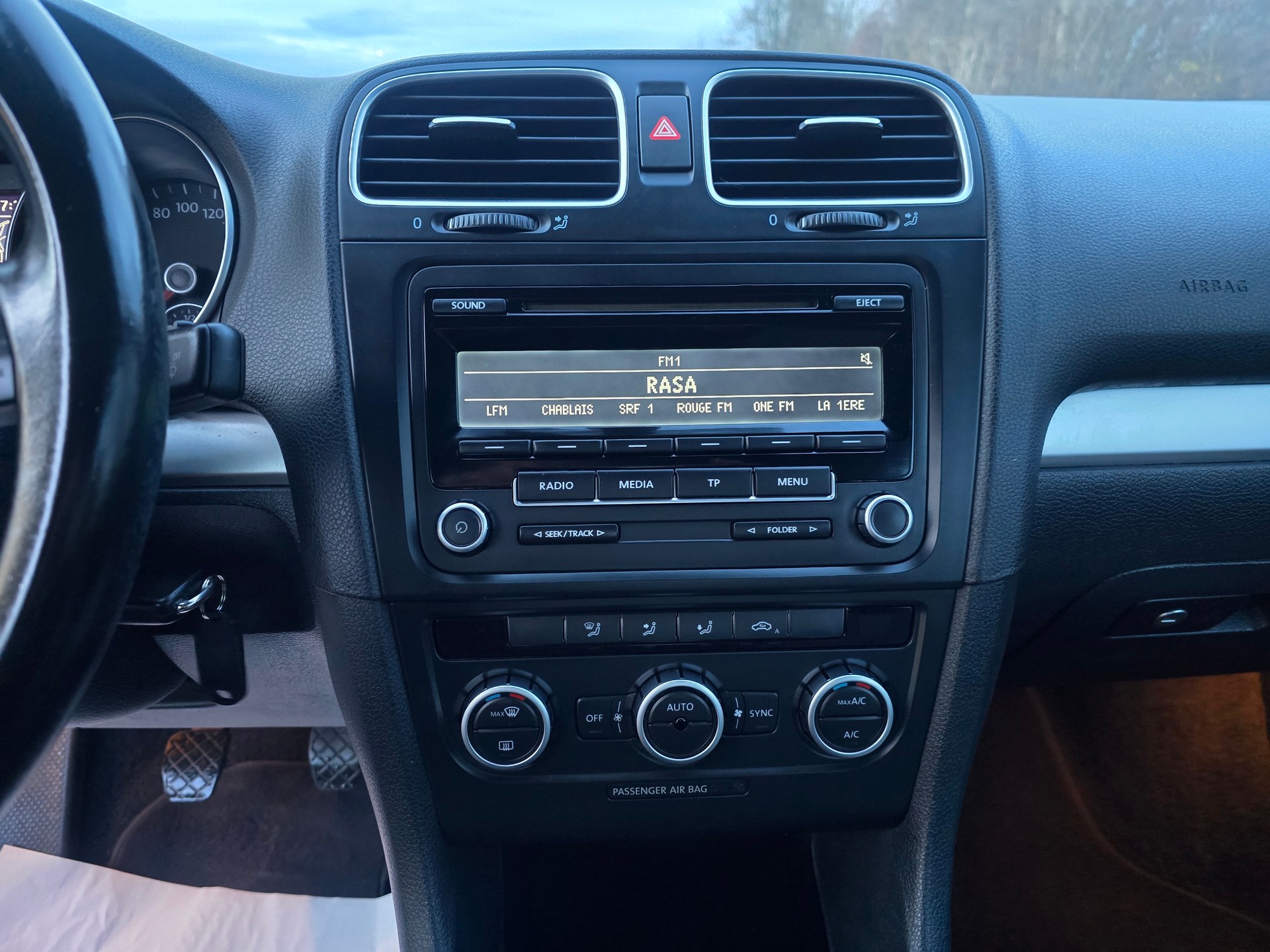 VW Golf Cabrio 1.2 TSI BlueMotion Technology Design-image-23