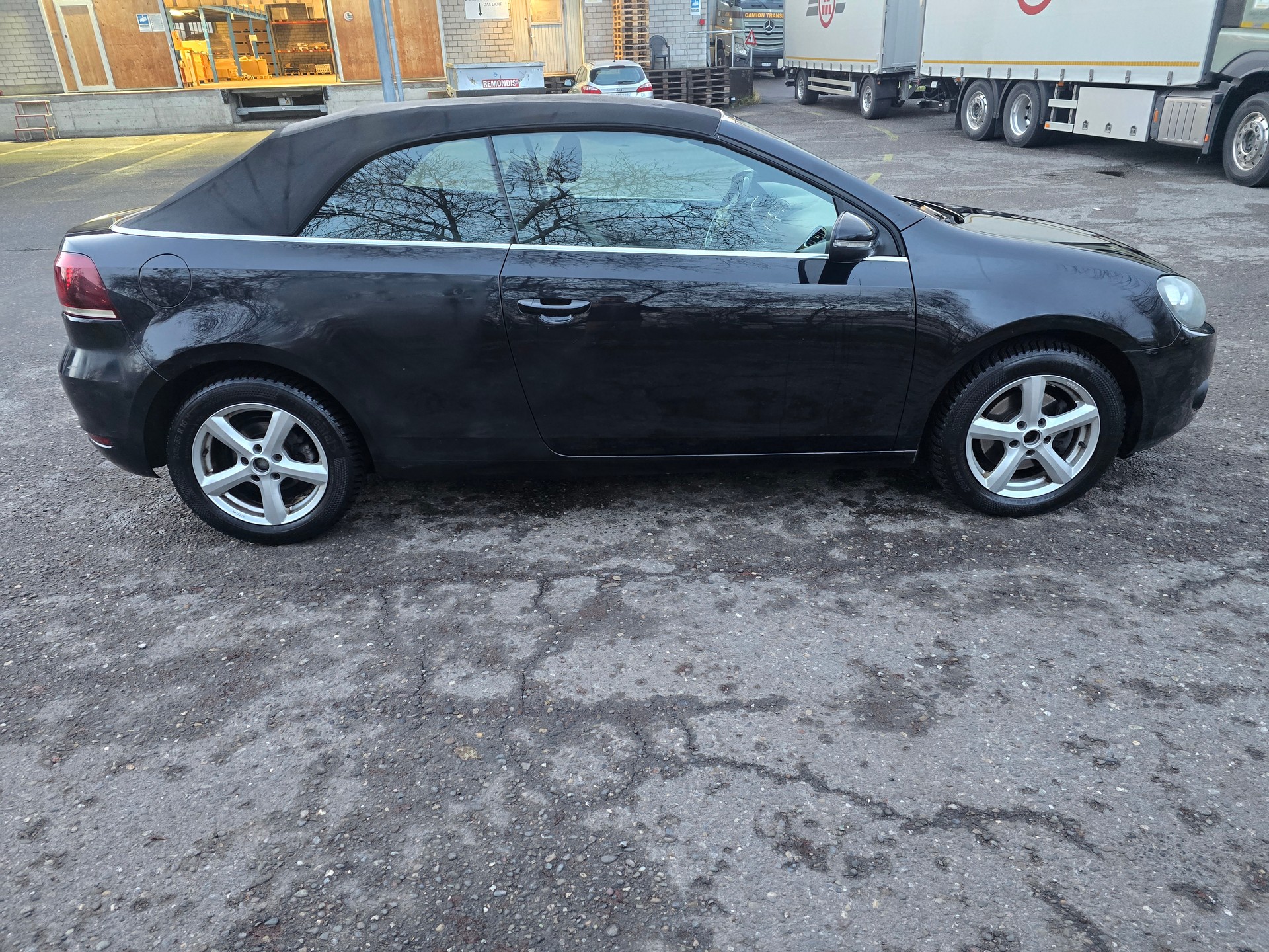 VW Golf Cabrio 1.2 TSI BlueMotion Technology Design-image-8
