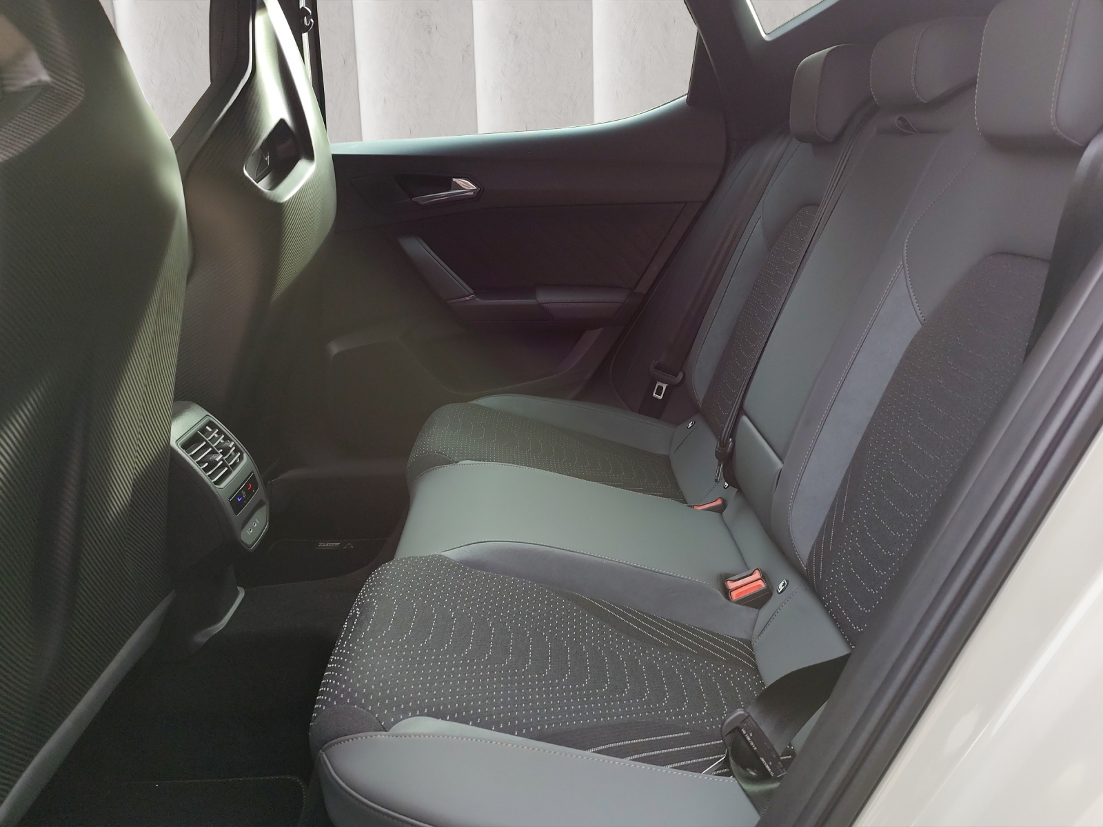 CUPRA LEON 2.0 TSI VZ DSG-image-9