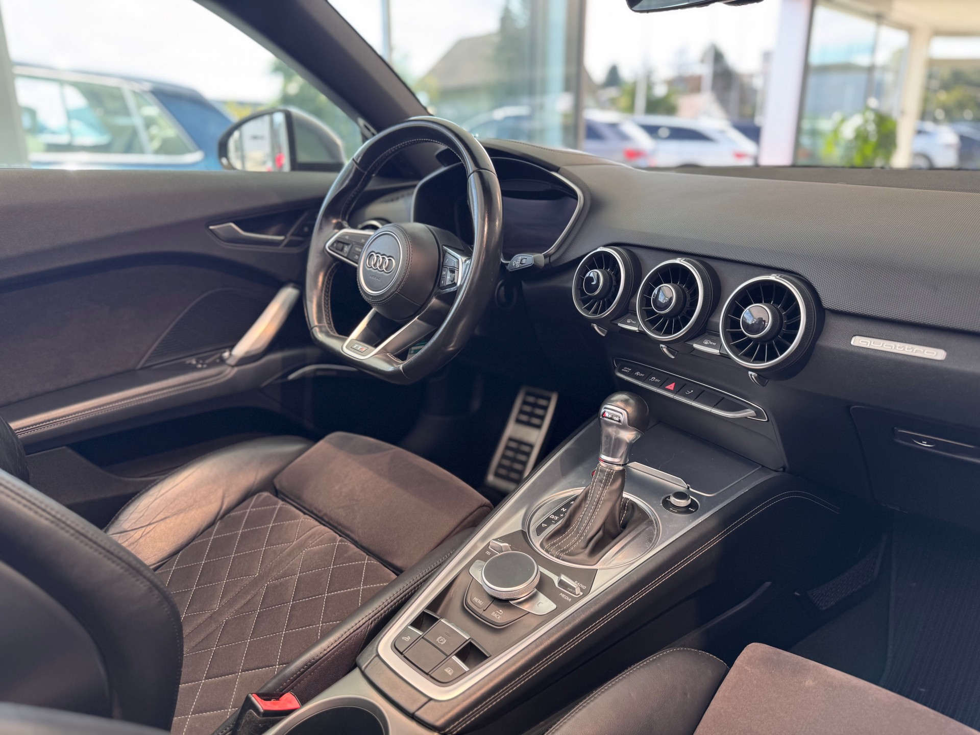 AUDI TTS Roadster 2.0 TFSI quattro S-tronic-image-24