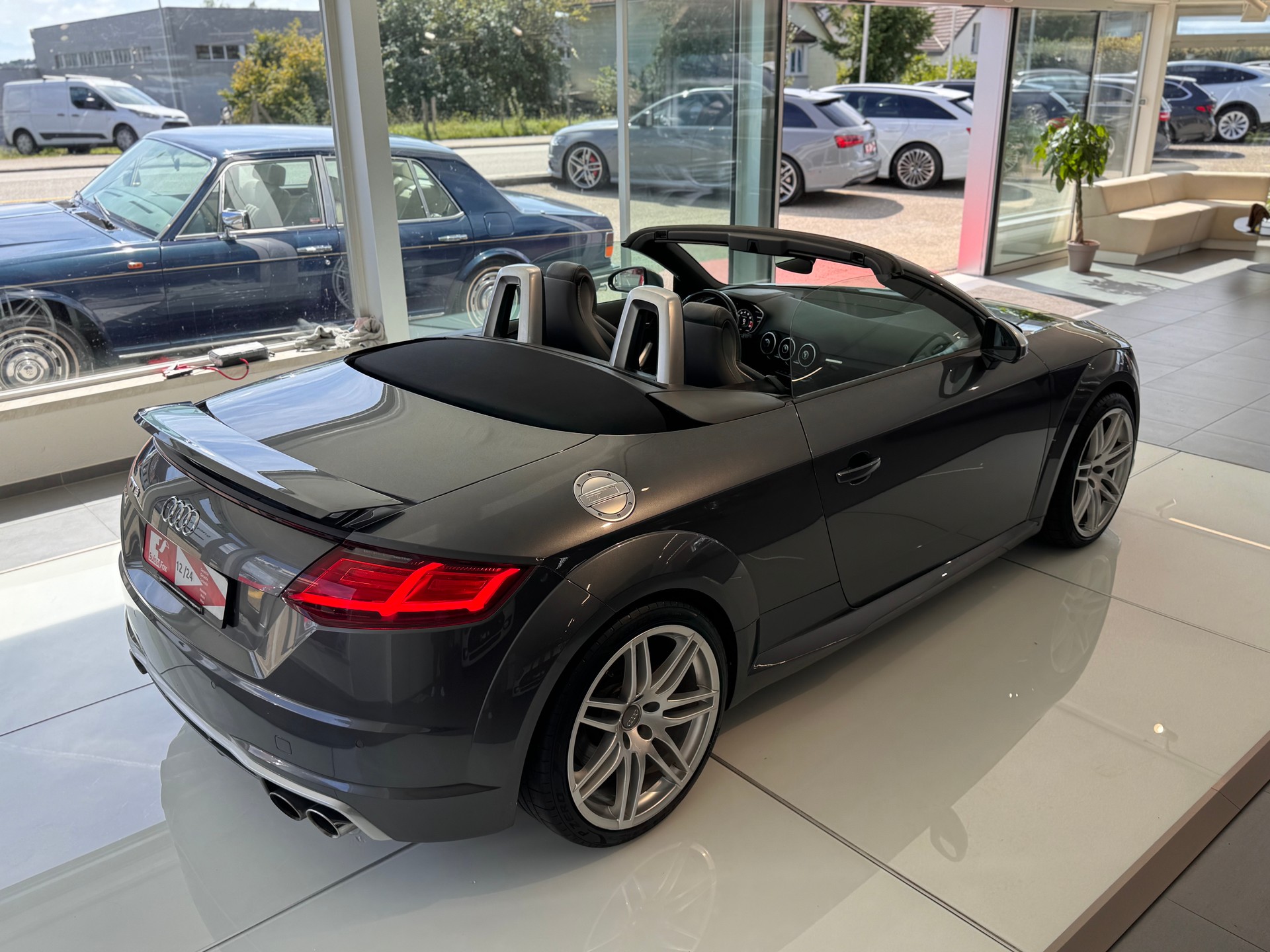 AUDI TTS Roadster 2.0 TFSI quattro S-tronic-image-10