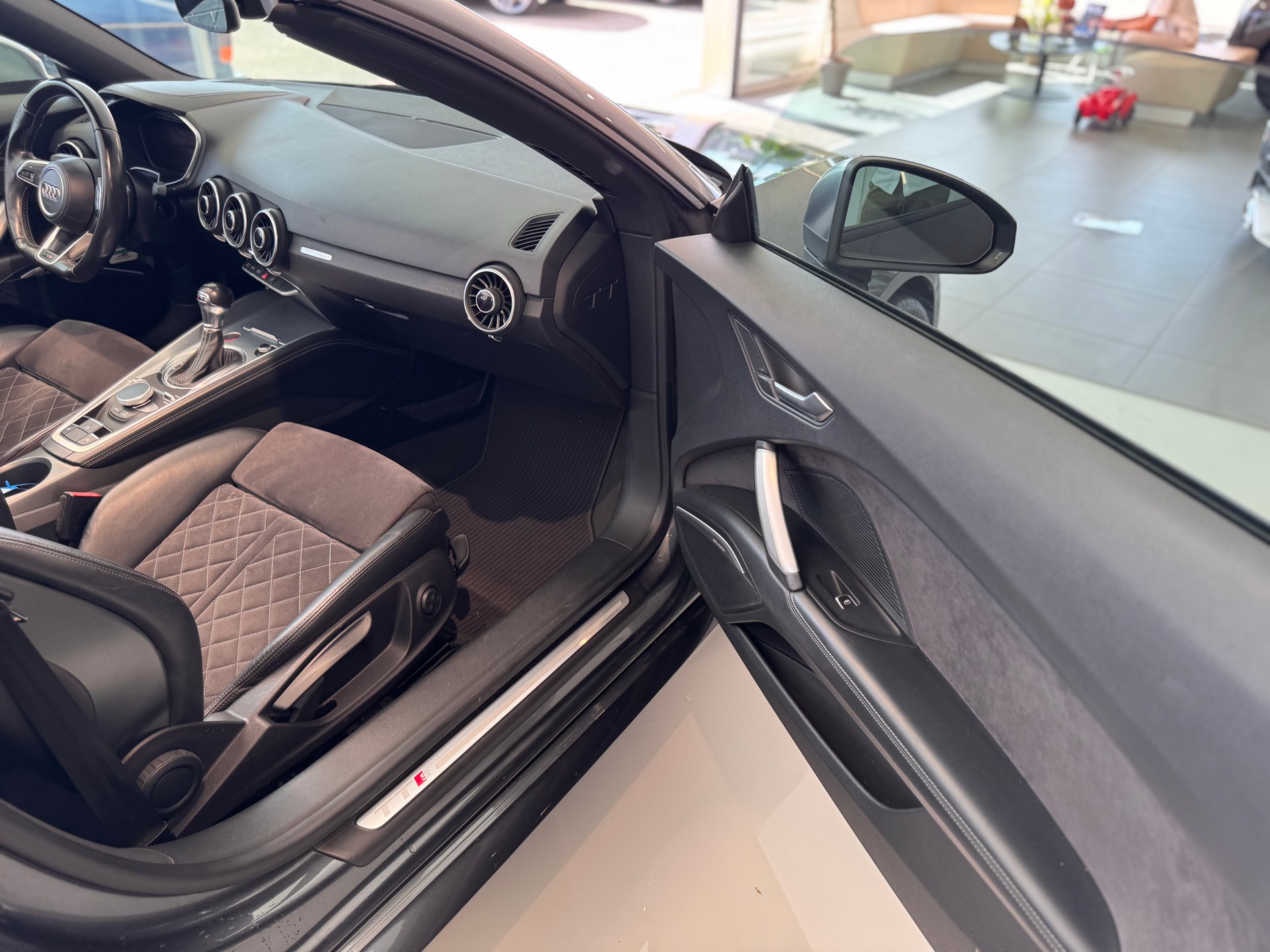 AUDI TTS Roadster 2.0 TFSI quattro S-tronic-image-22