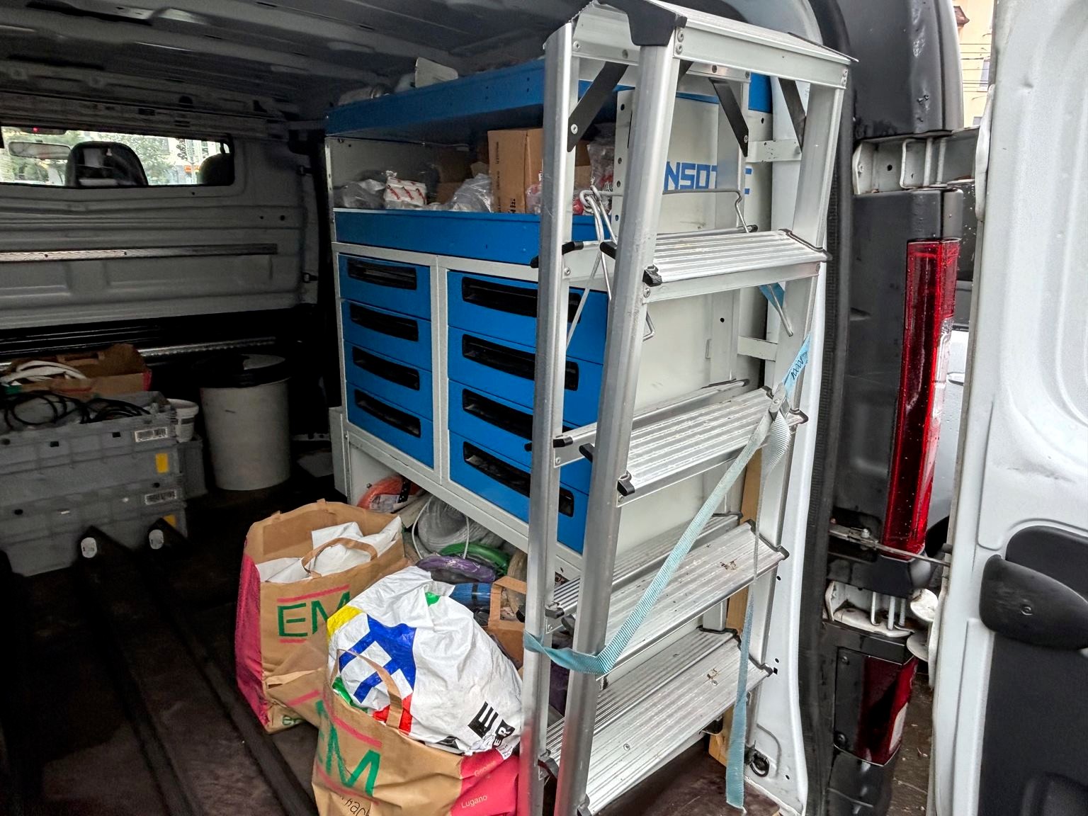 RENAULT Trafic dCi120 2.9 Business L1H1 mit Einrichtigung für Elektriker-image-9