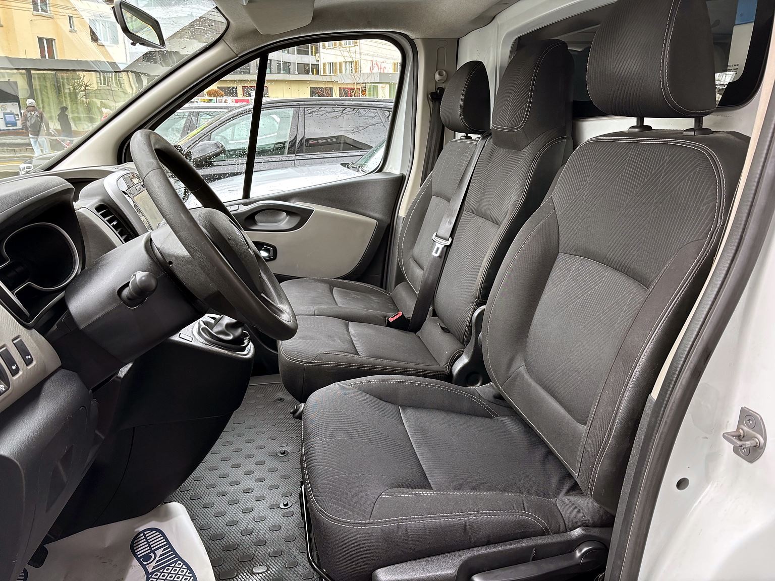 RENAULT Trafic dCi120 2.9 Business L1H1 mit Einrichtigung für Elektriker-image-5