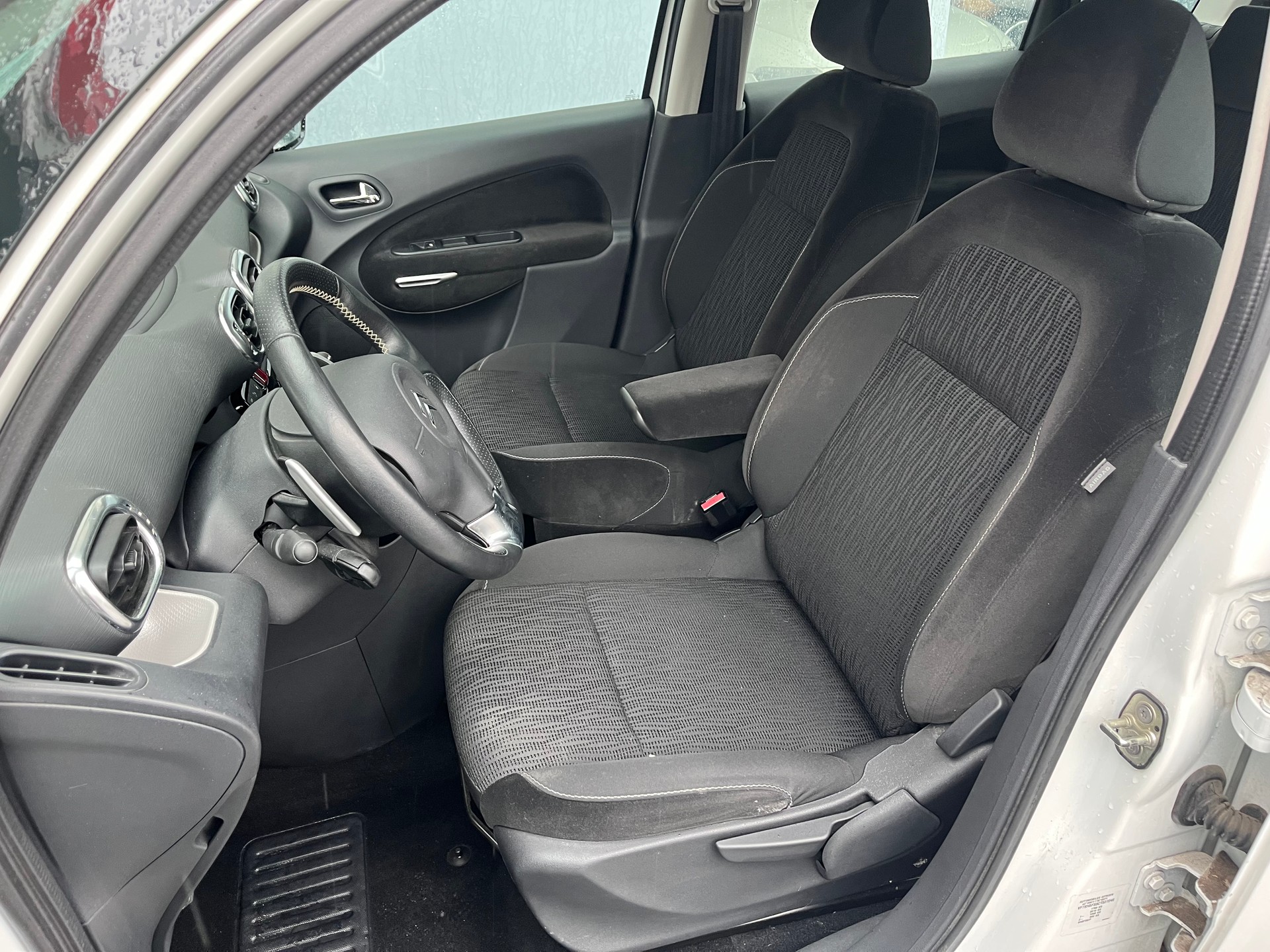 CITROEN C3 Picasso 1.6i 16V Exclusive EGS6-image-9
