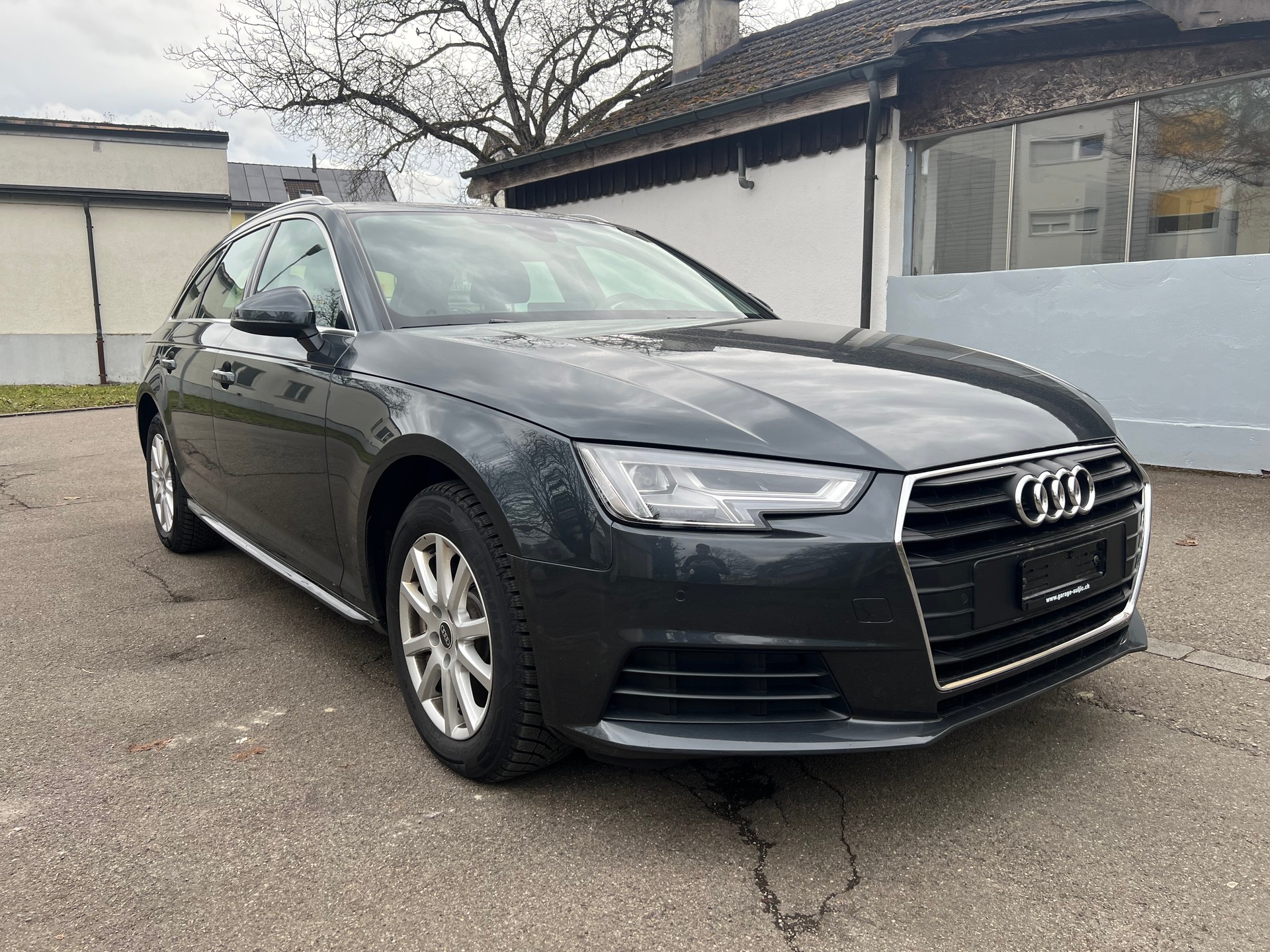 AUDI A4 Avant 2.0 TDI S-tronic-showroom-element-2