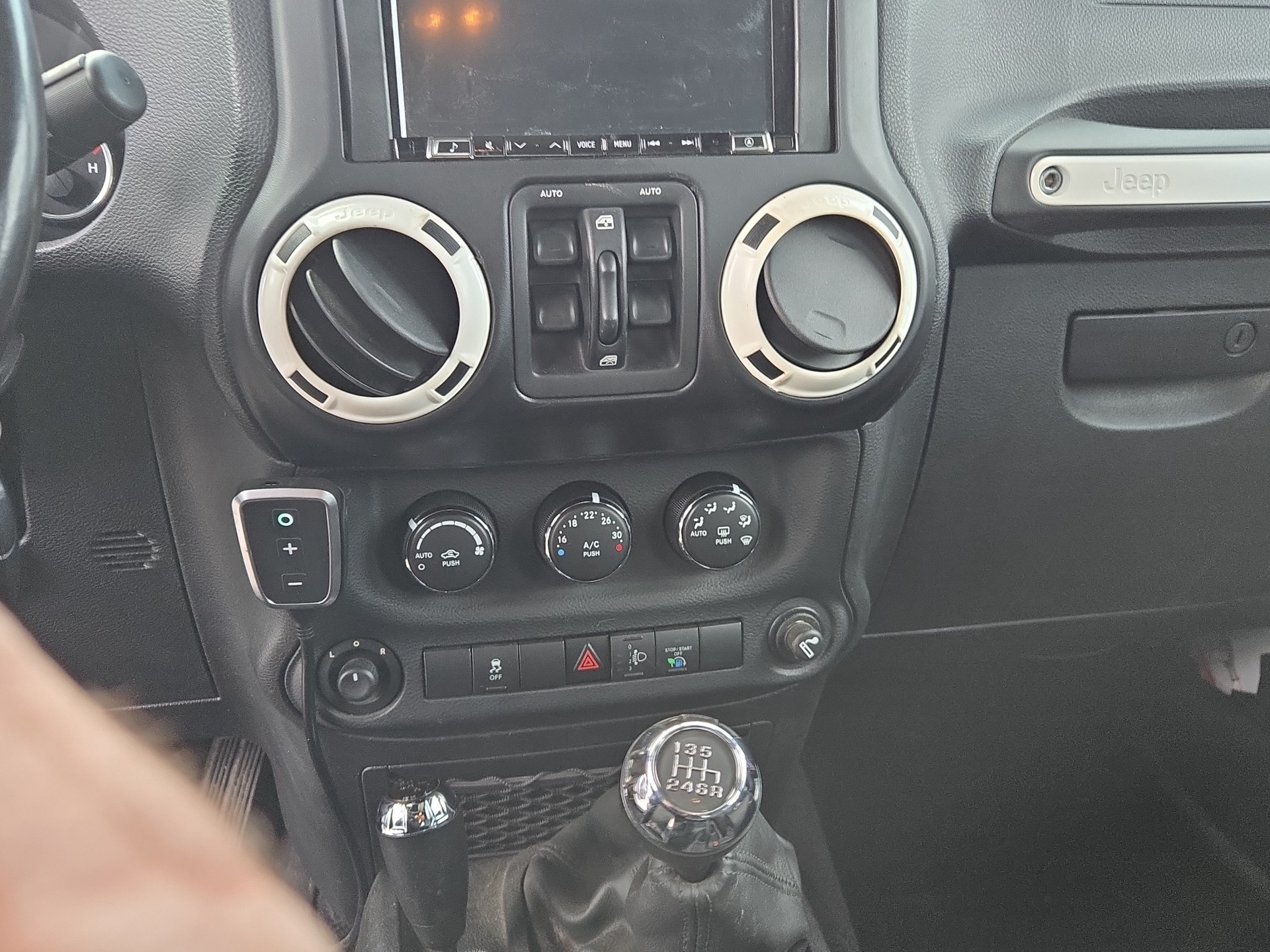 JEEP Wrangler 2.8 CRD Sport softtop-image-9