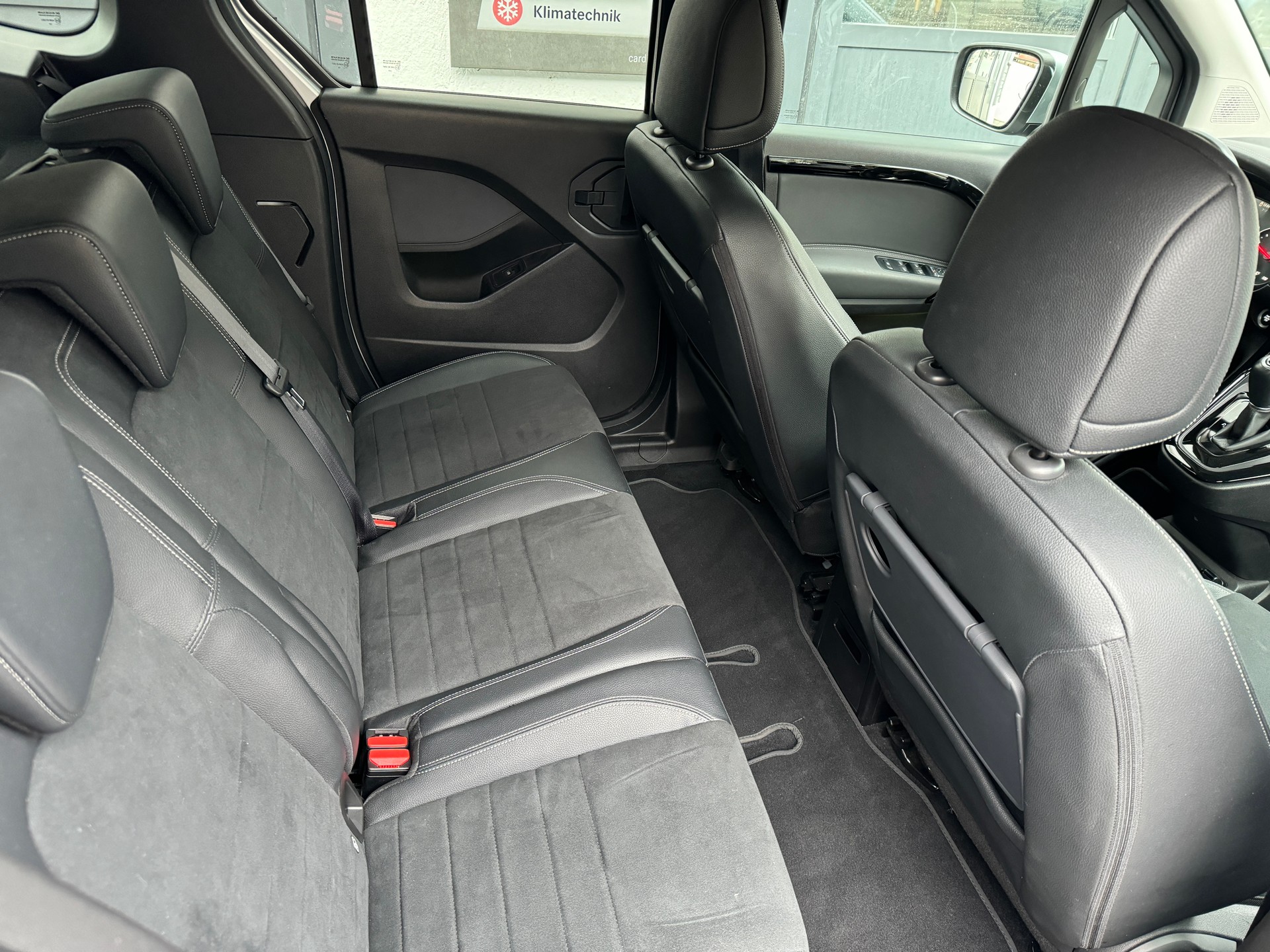 MERCEDES-BENZ T-Klasse 180d-image-15