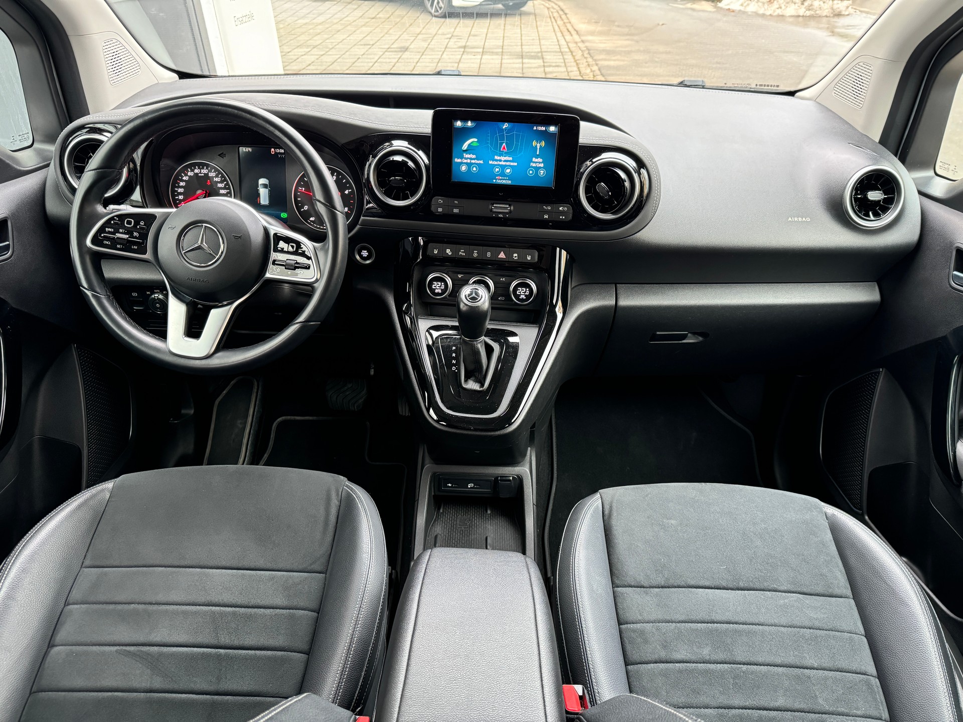 MERCEDES-BENZ T-Klasse 180d-image-9