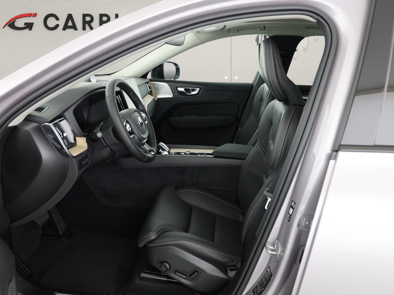 VOLVO XC60 2.0 T6 TE Ultra Dark eAWD-image-4