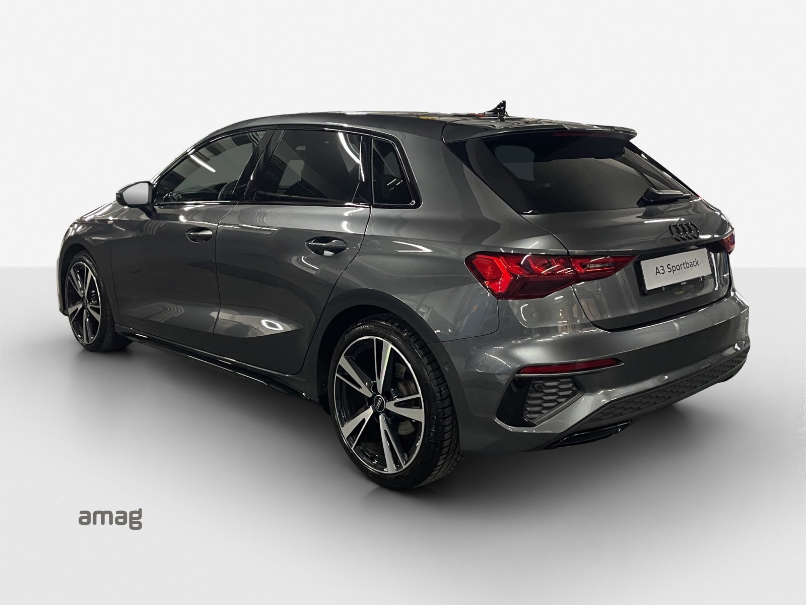 AUDI A3 Sportback 40 TFSI S line quattro S-tronic-image-2