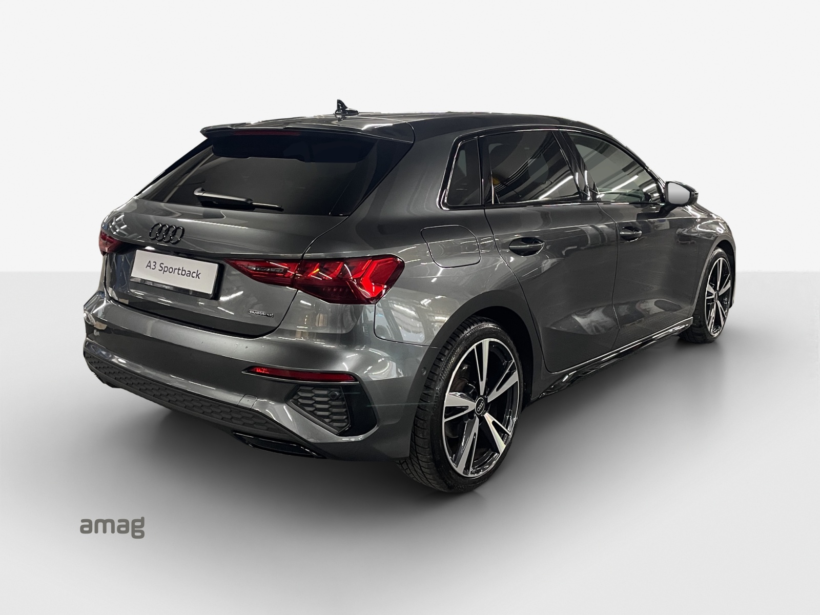 AUDI A3 Sportback 40 TFSI S line quattro S-tronic-image-4