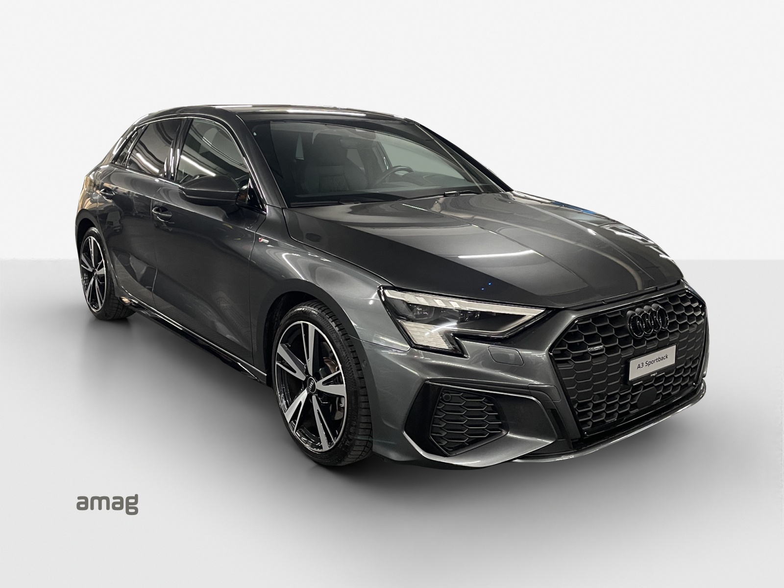 AUDI A3 Sportback 40 TFSI S line quattro S-tronic-image-5