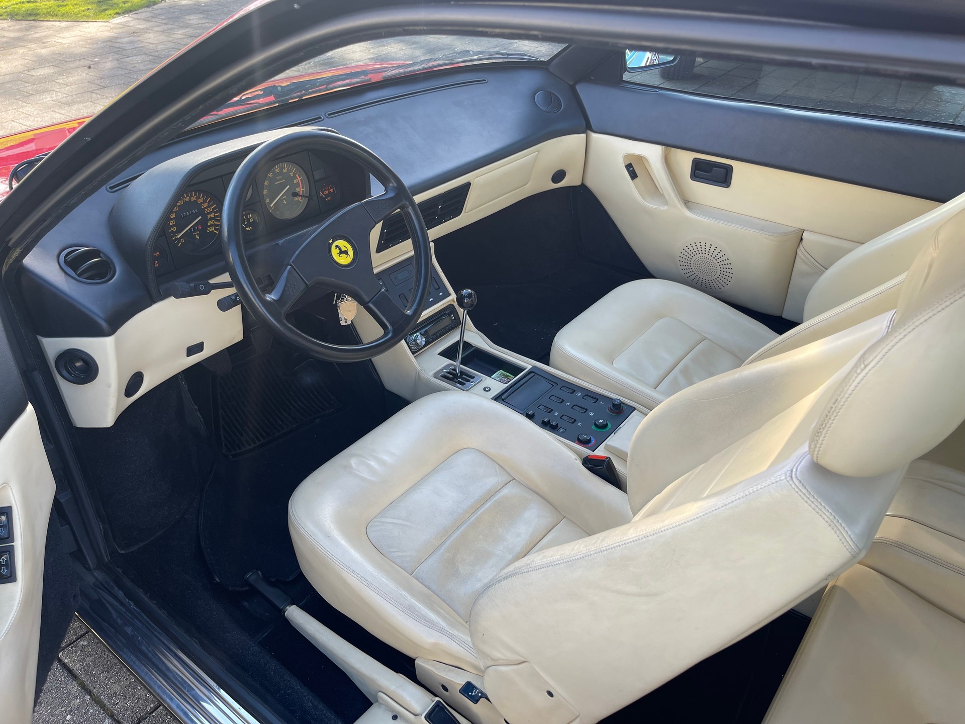 FERRARI Mondial 3.4 T-image-4